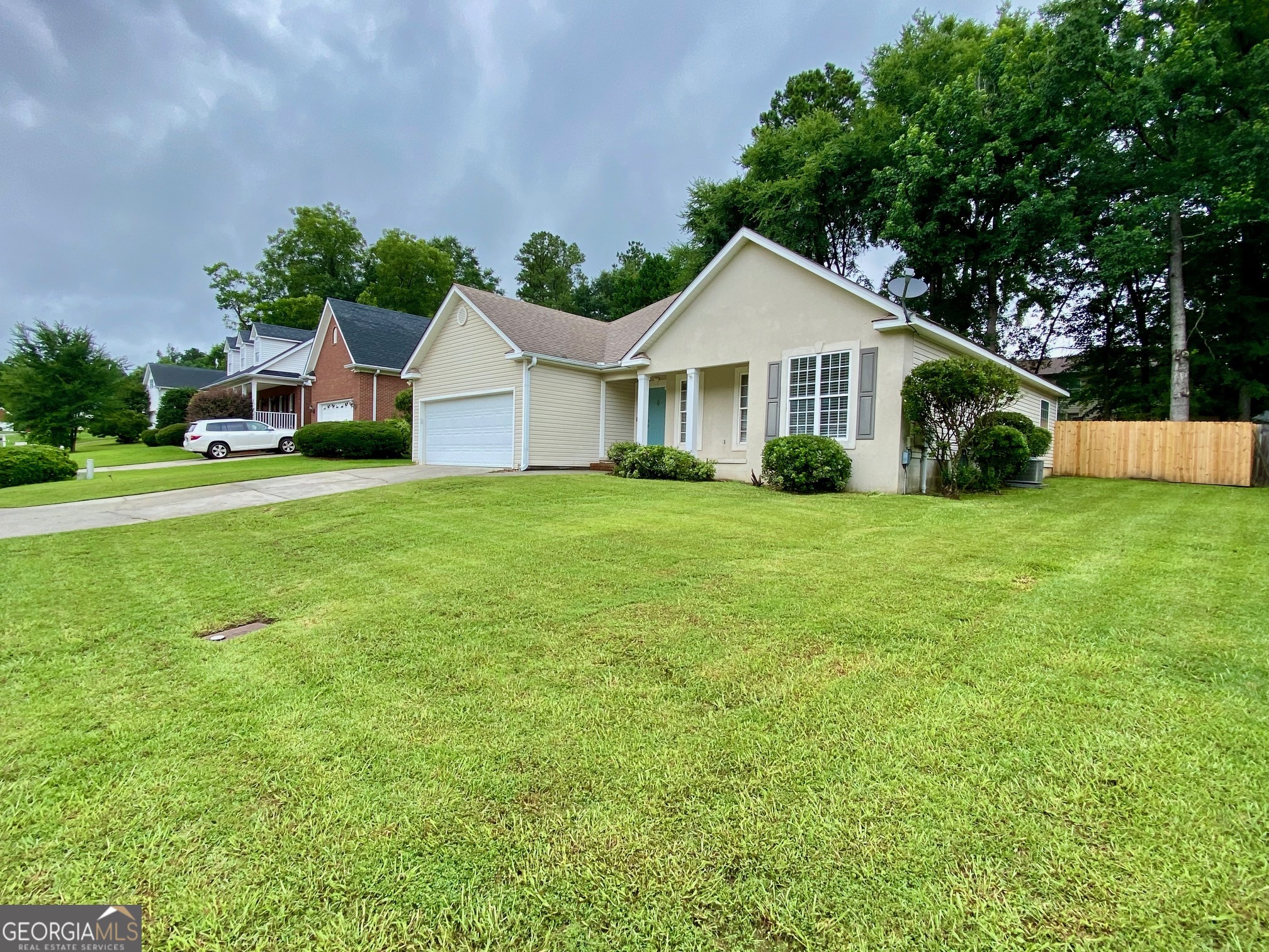 525 Sugarloaf Drive Property Photo 3