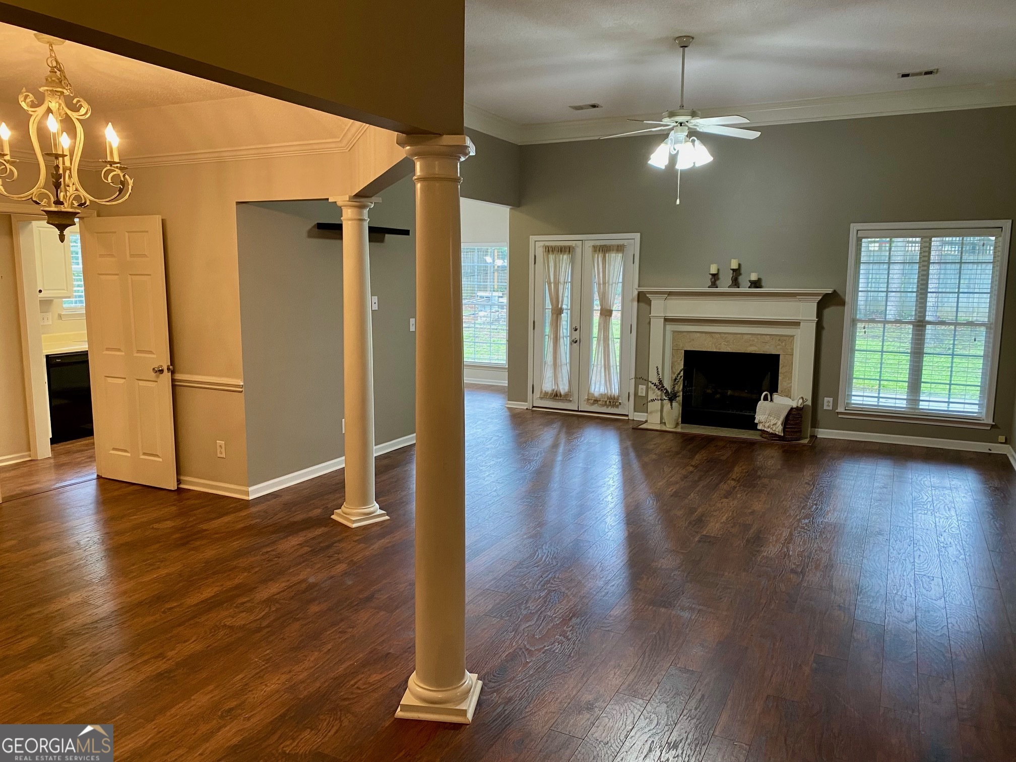 525 Sugarloaf Drive Property Photo 4