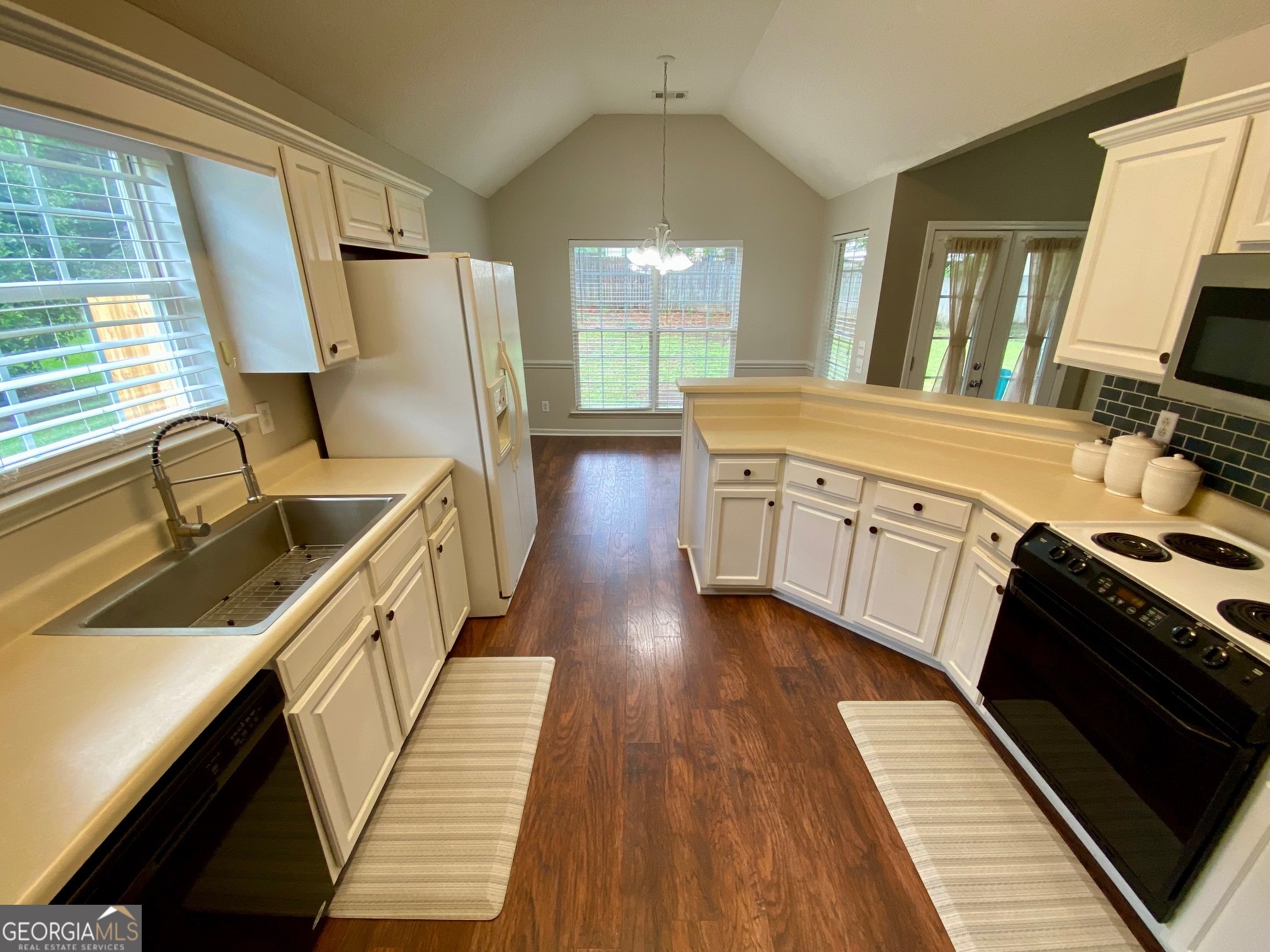 525 Sugarloaf Drive Property Photo 9