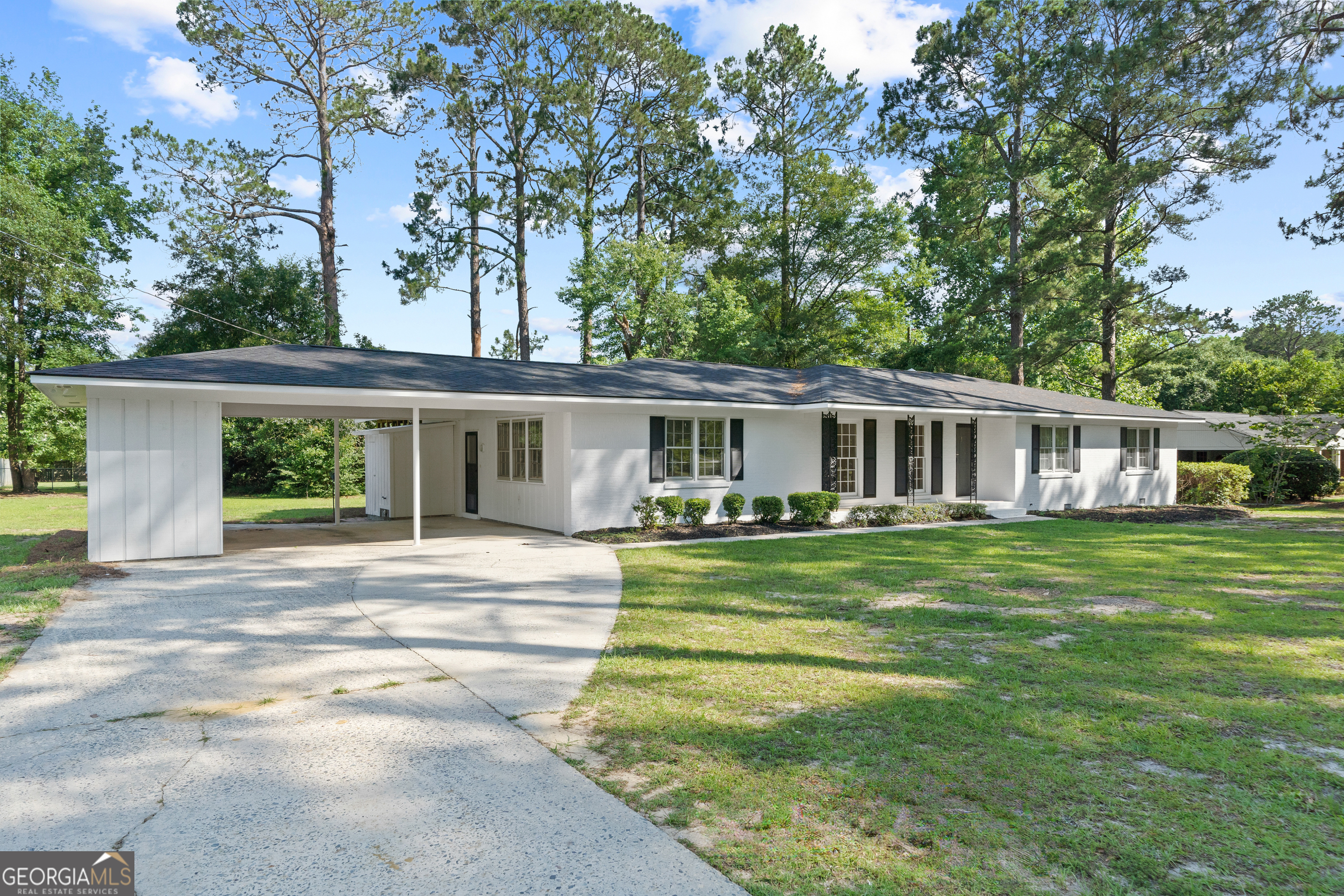 223 Brookwood Drive Property Photo 2