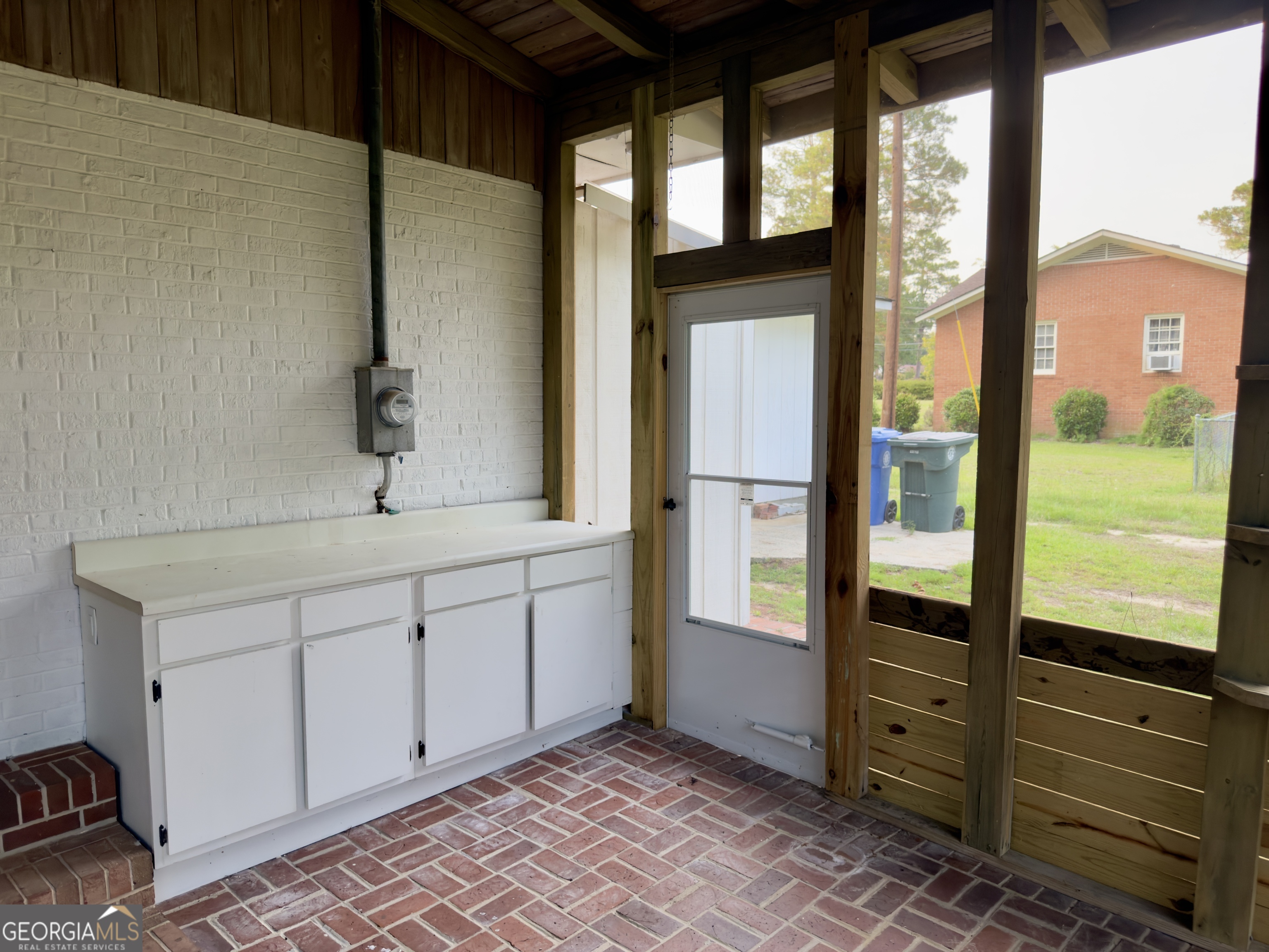 223 Brookwood Drive Property Photo 11