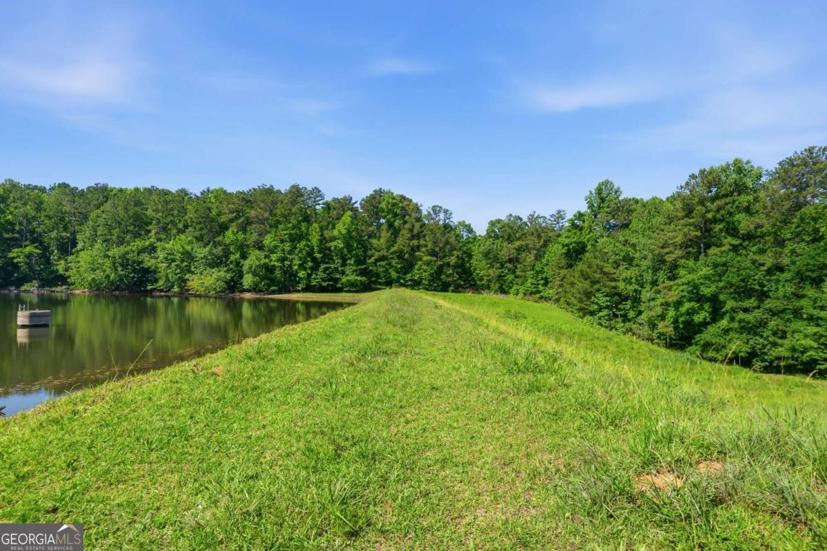 460 Se Honey Creek Road Property Photo 5