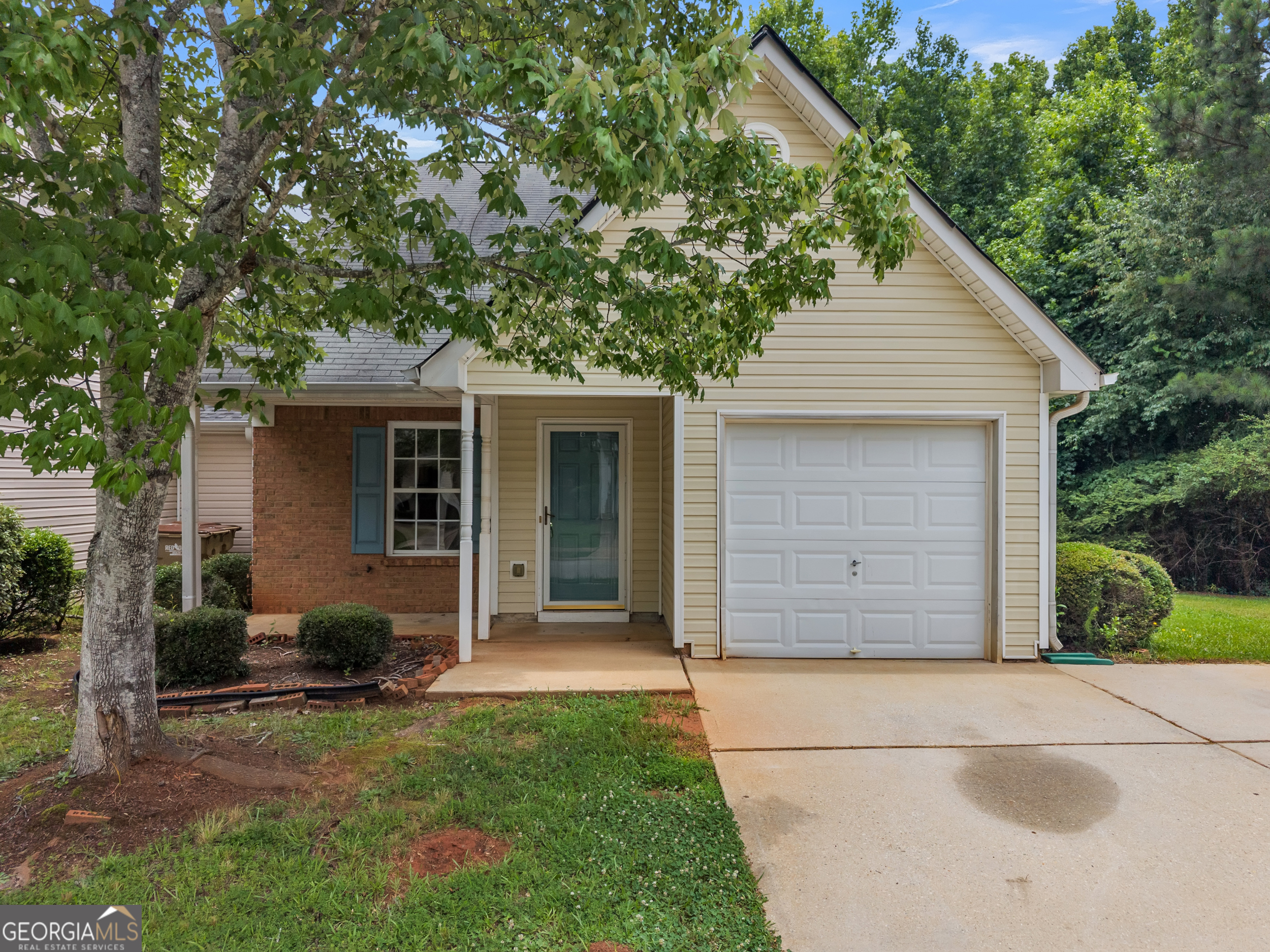 167 London Drive Property Photo 1