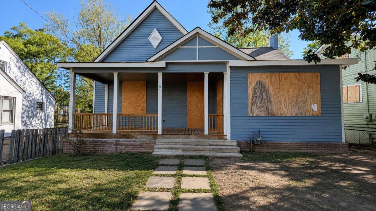 1101 Arlington Avenue SW Property Photo 1