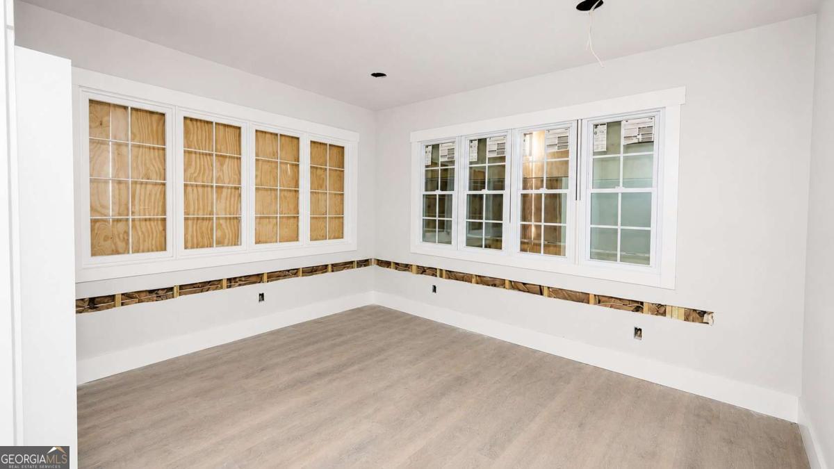 1101 Arlington Avenue Sw Property Photo 3