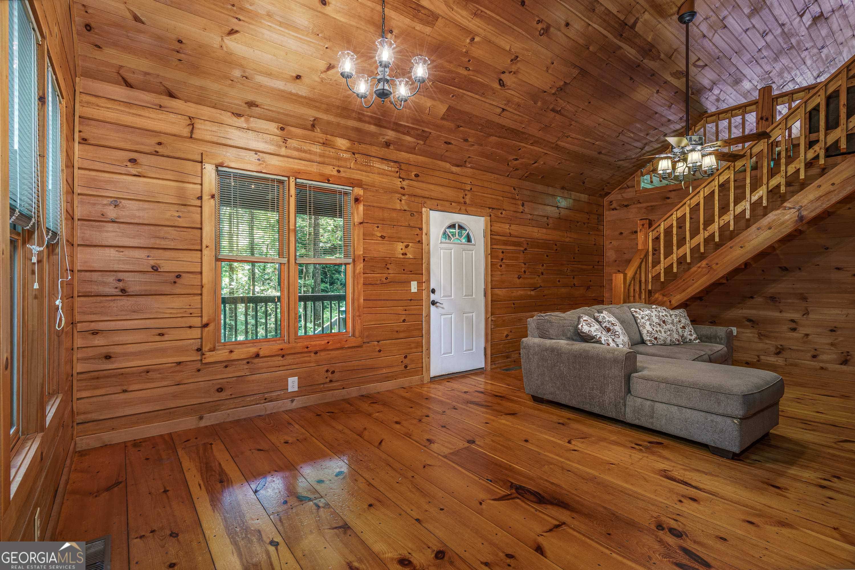 211 Red Oak Forest Lane Property Photo 4
