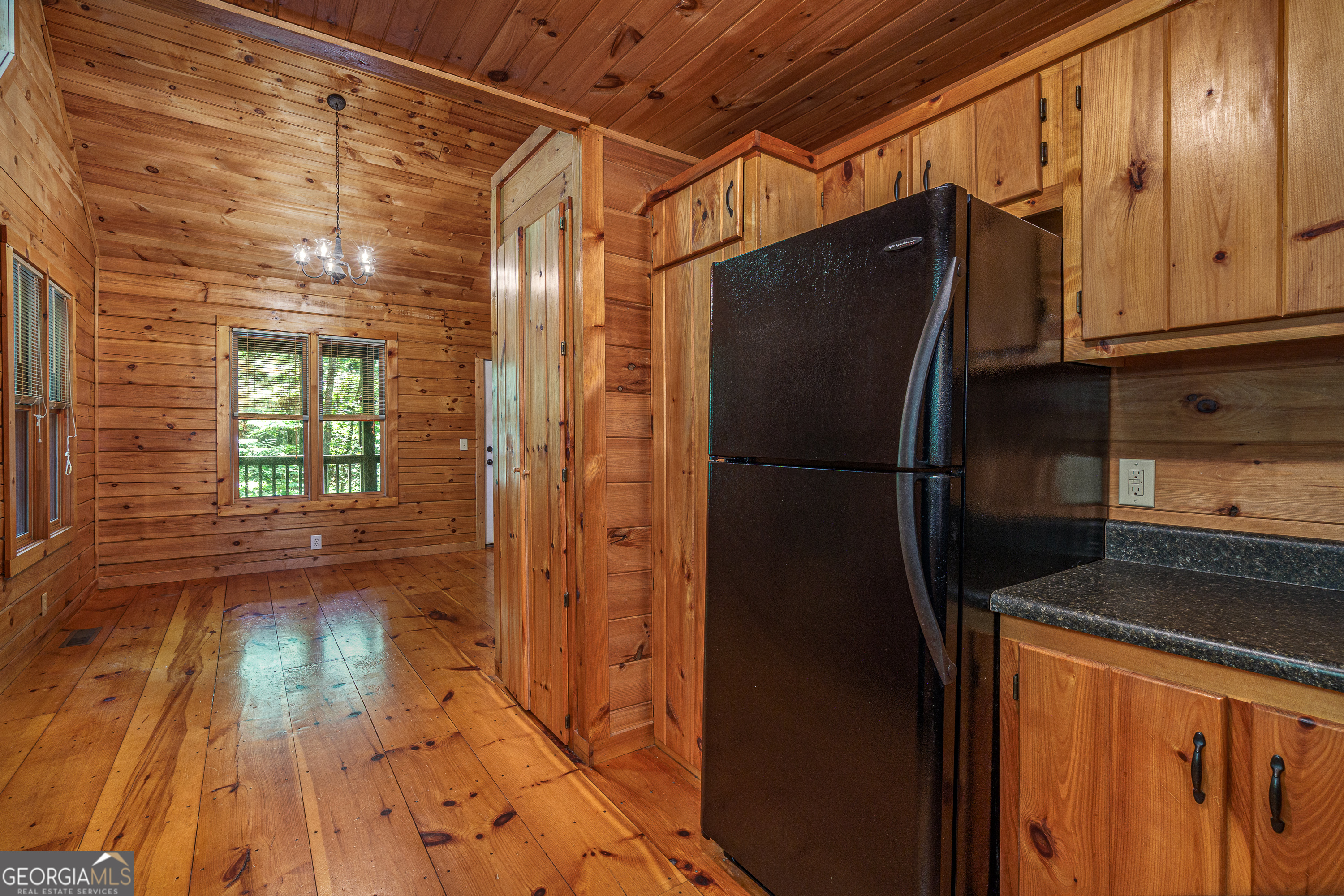 211 Red Oak Forest Lane Property Photo 8