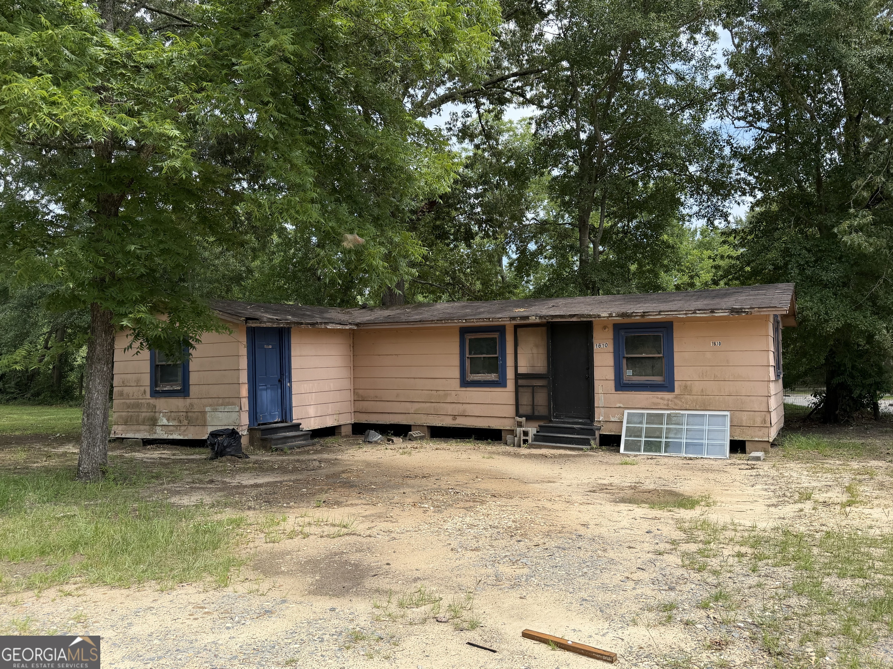 1610 Academy Avenue Property Photo 2