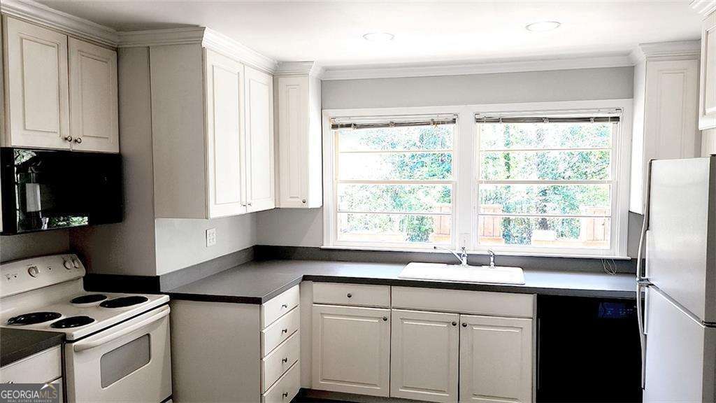 3022 Templewood Drive Ne Property Photo 7