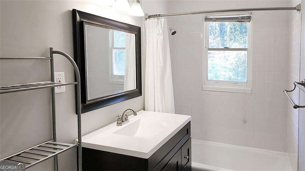 3022 Templewood Drive Ne Property Photo 8