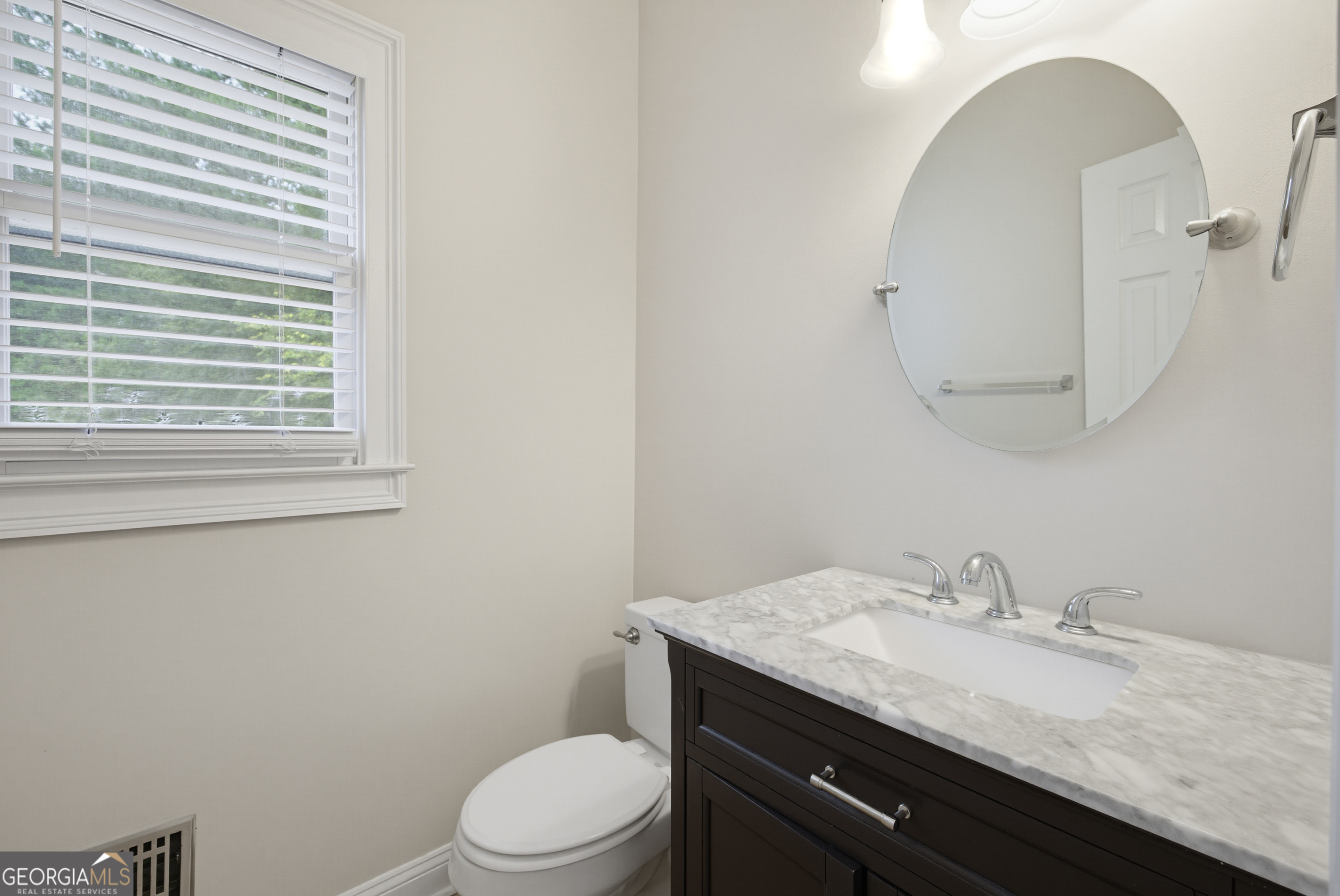 1206 Dover Place Se Property Photo 17