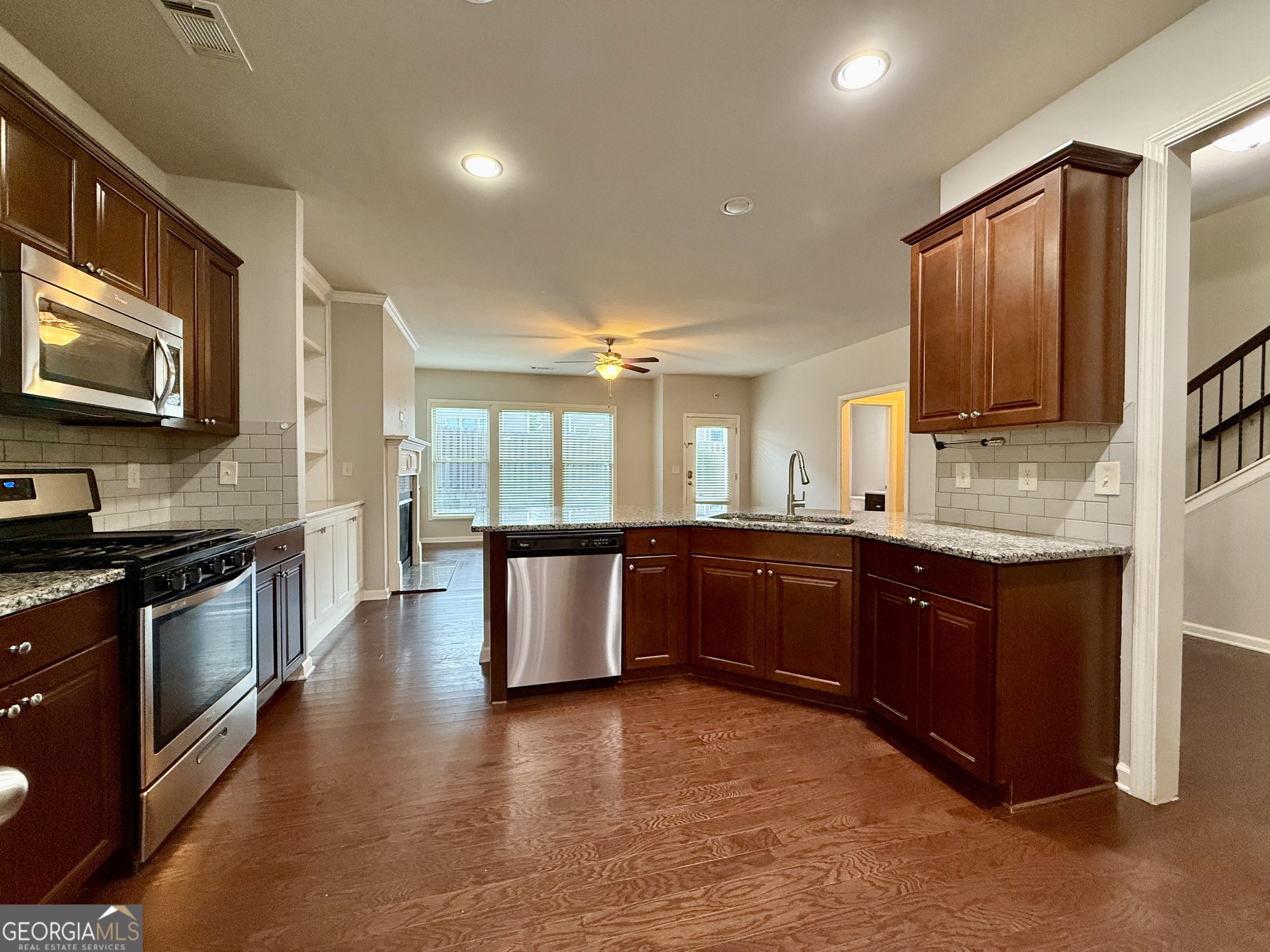 5115 Breezewood Circle Property Photo 4