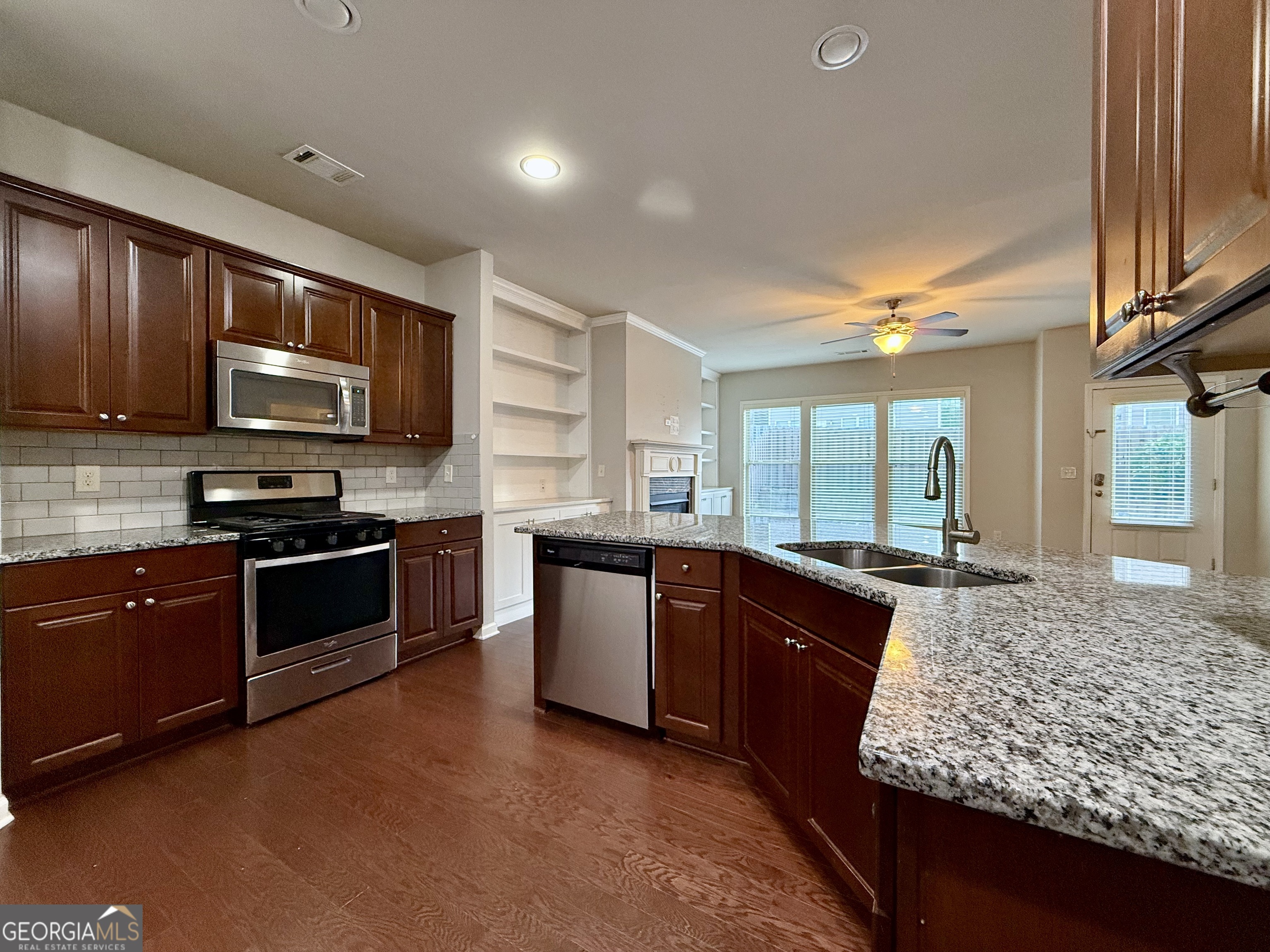 5115 Breezewood Circle Property Photo 7