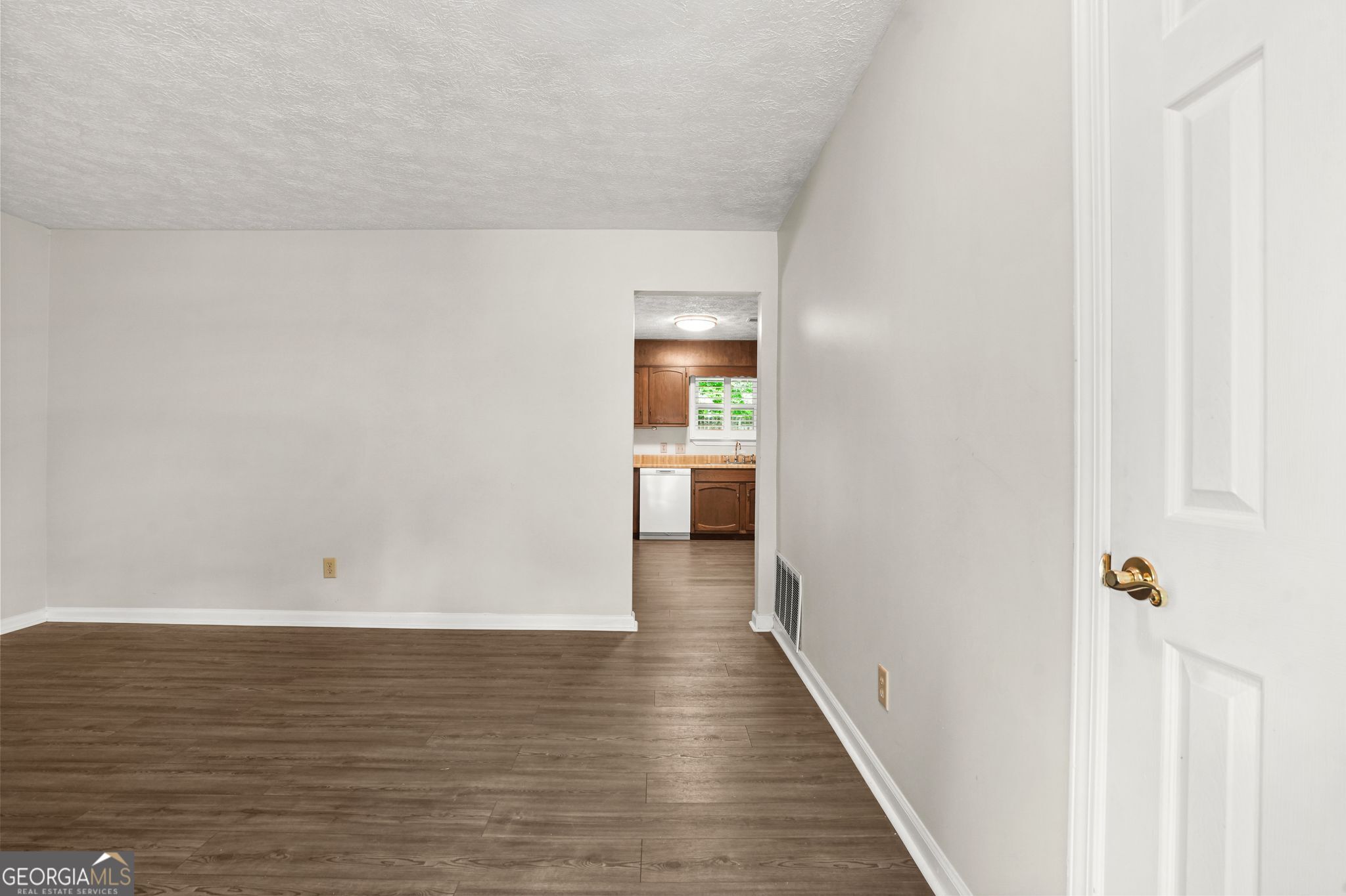 6988 Tan Bark Court Property Photo 4
