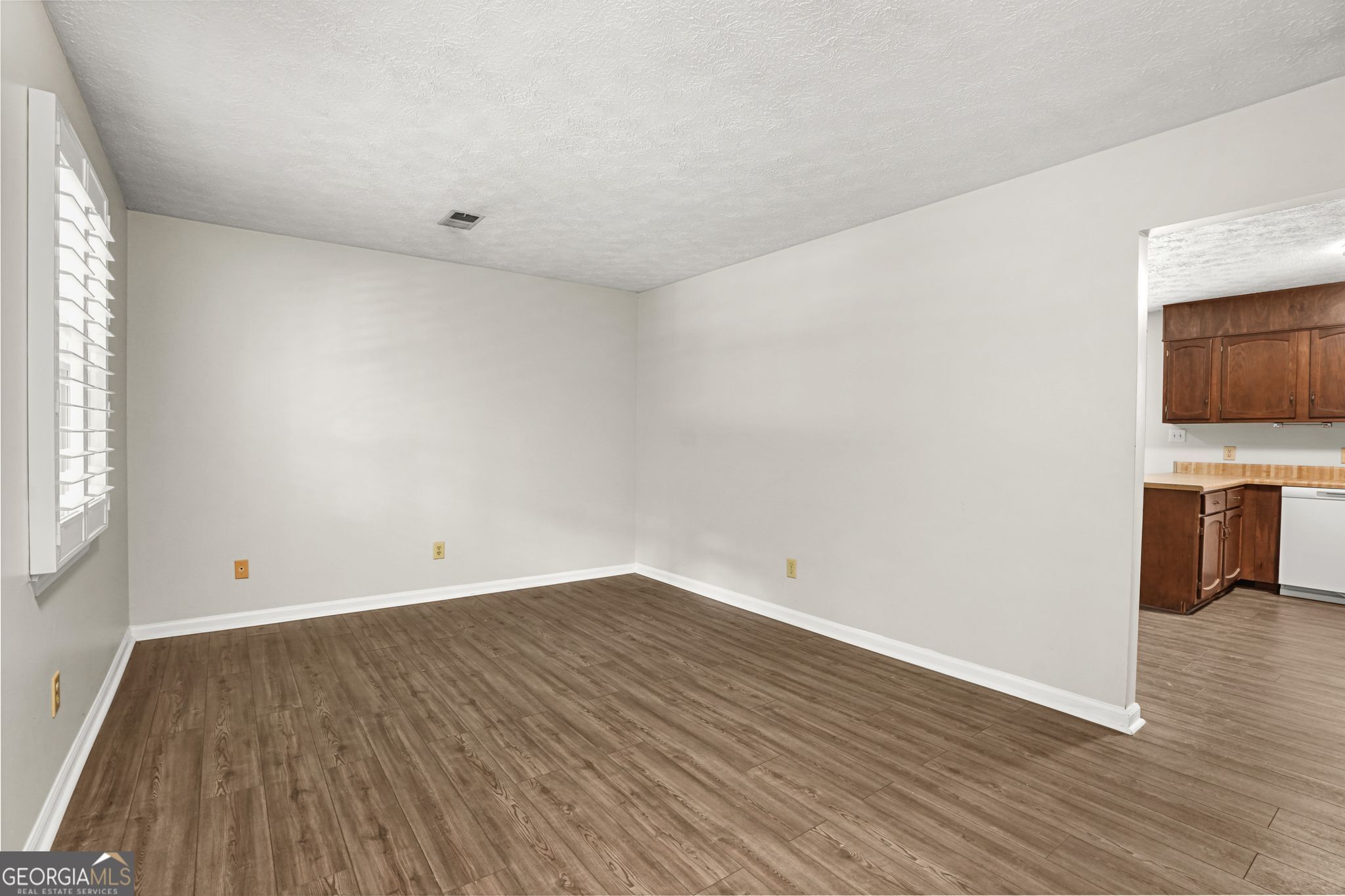 6988 Tan Bark Court Property Photo 5