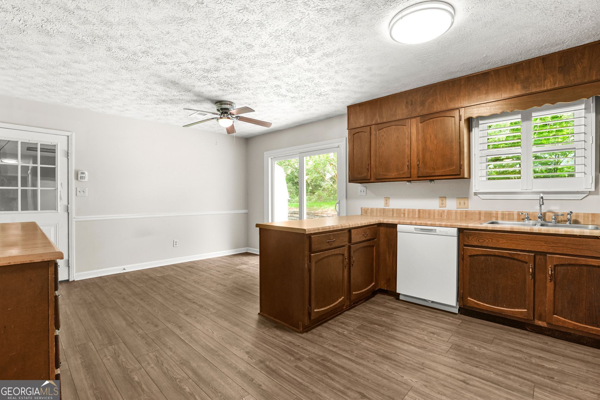 6988 Tan Bark Court Property Photo 9