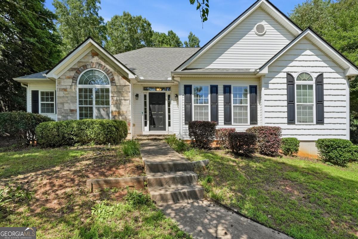 210 Amaranth Court Property Photo 1