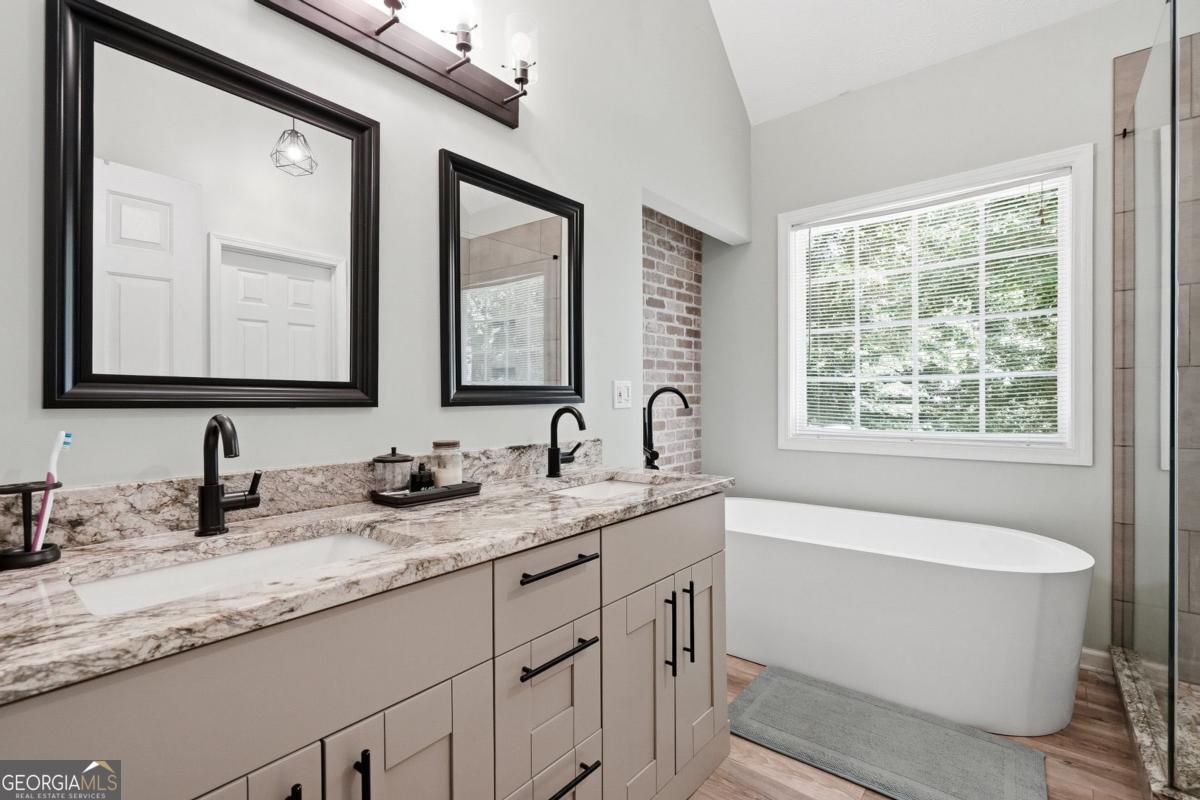 210 Amaranth Court Property Photo 22