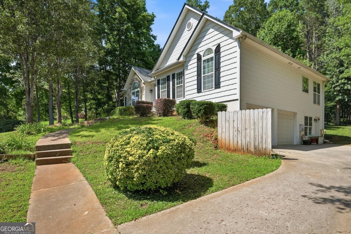 210 Amaranth Court Property Photo 42