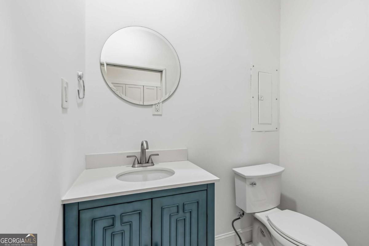 672 Kennesaw Avenue Ne Property Photo 9