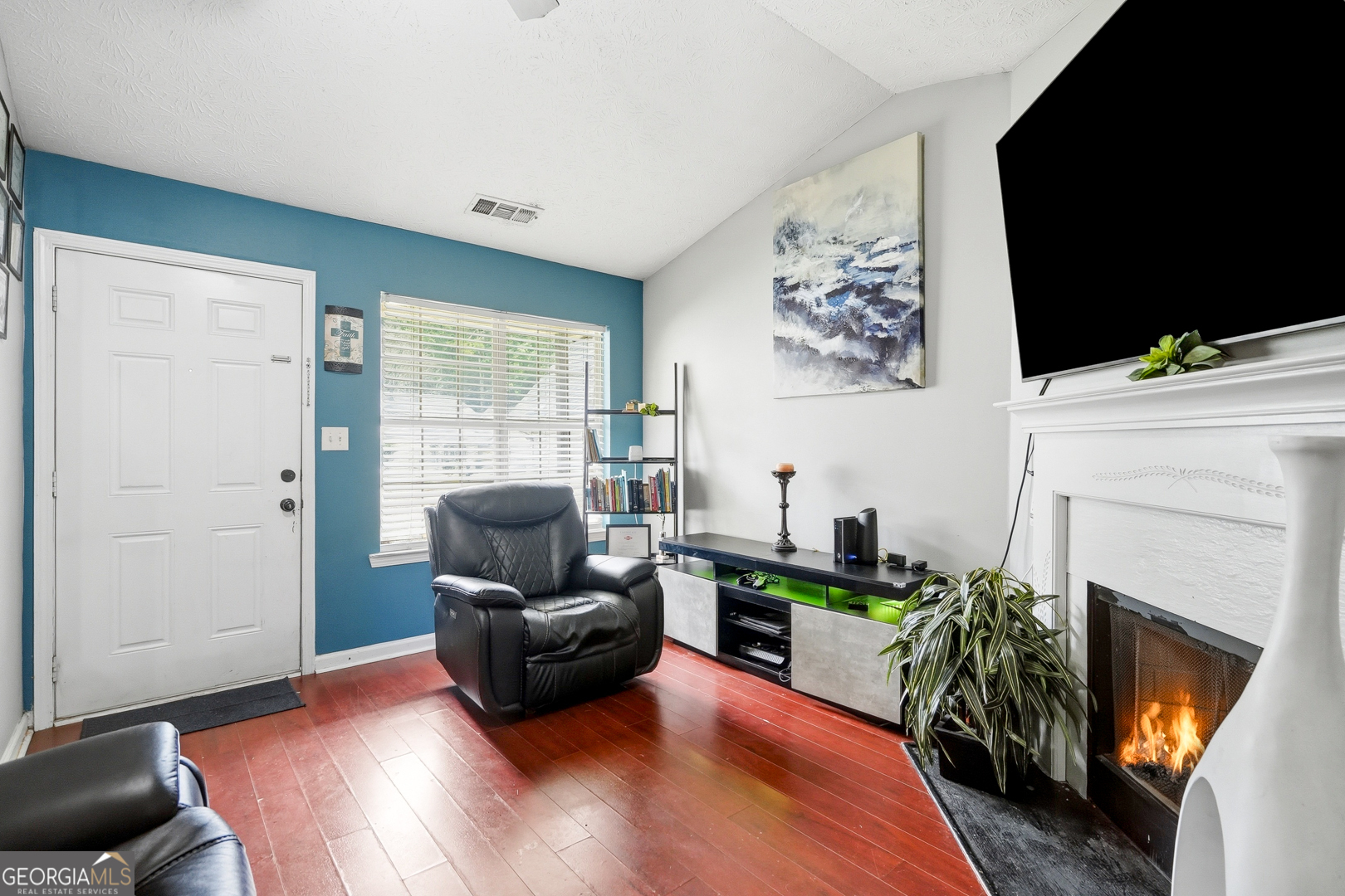 102 Turning Point Property Photo 5