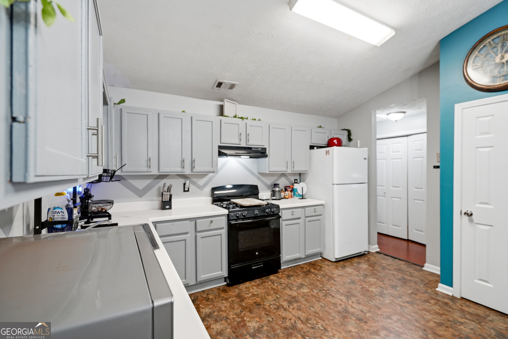 102 Turning Point Property Photo 11