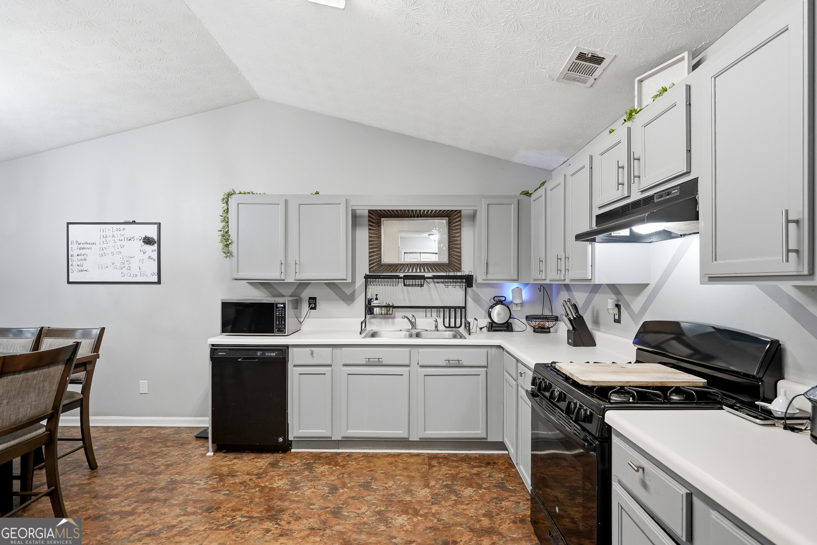 102 Turning Point Property Photo 12