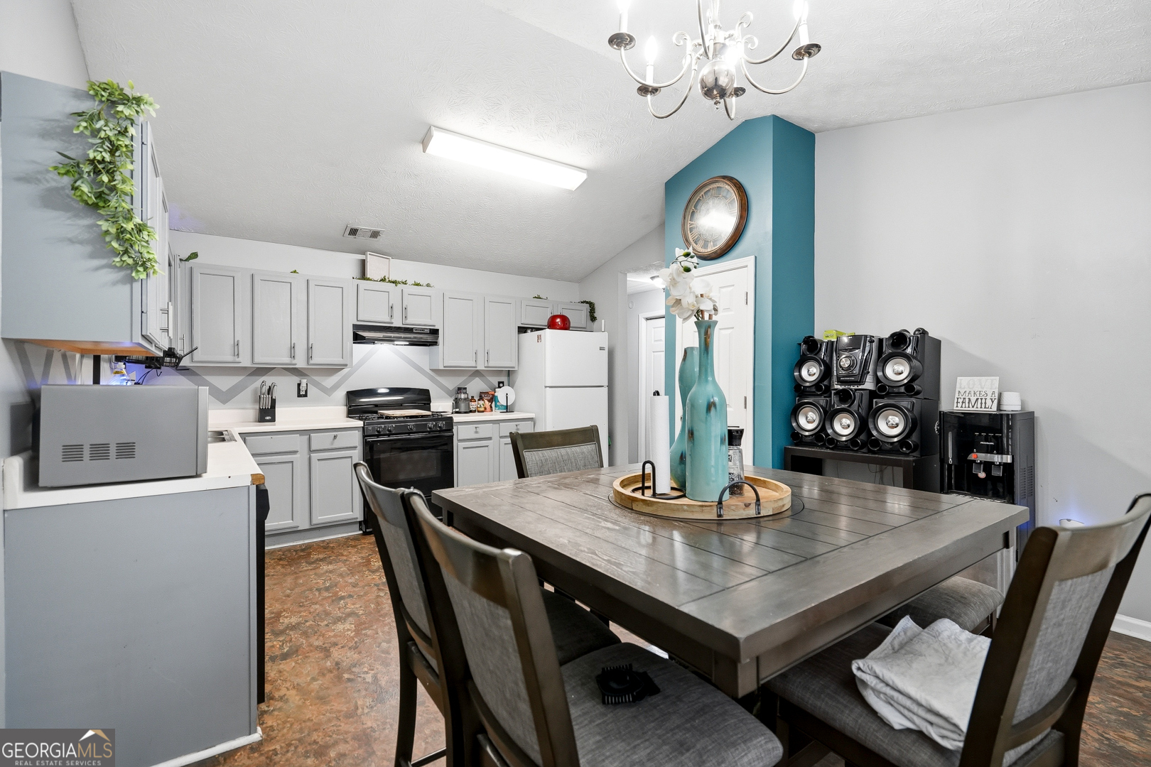 102 Turning Point Property Photo 14