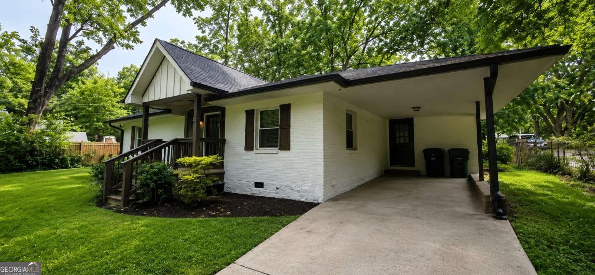 2410 Macon Drive Sw Property Photo 2