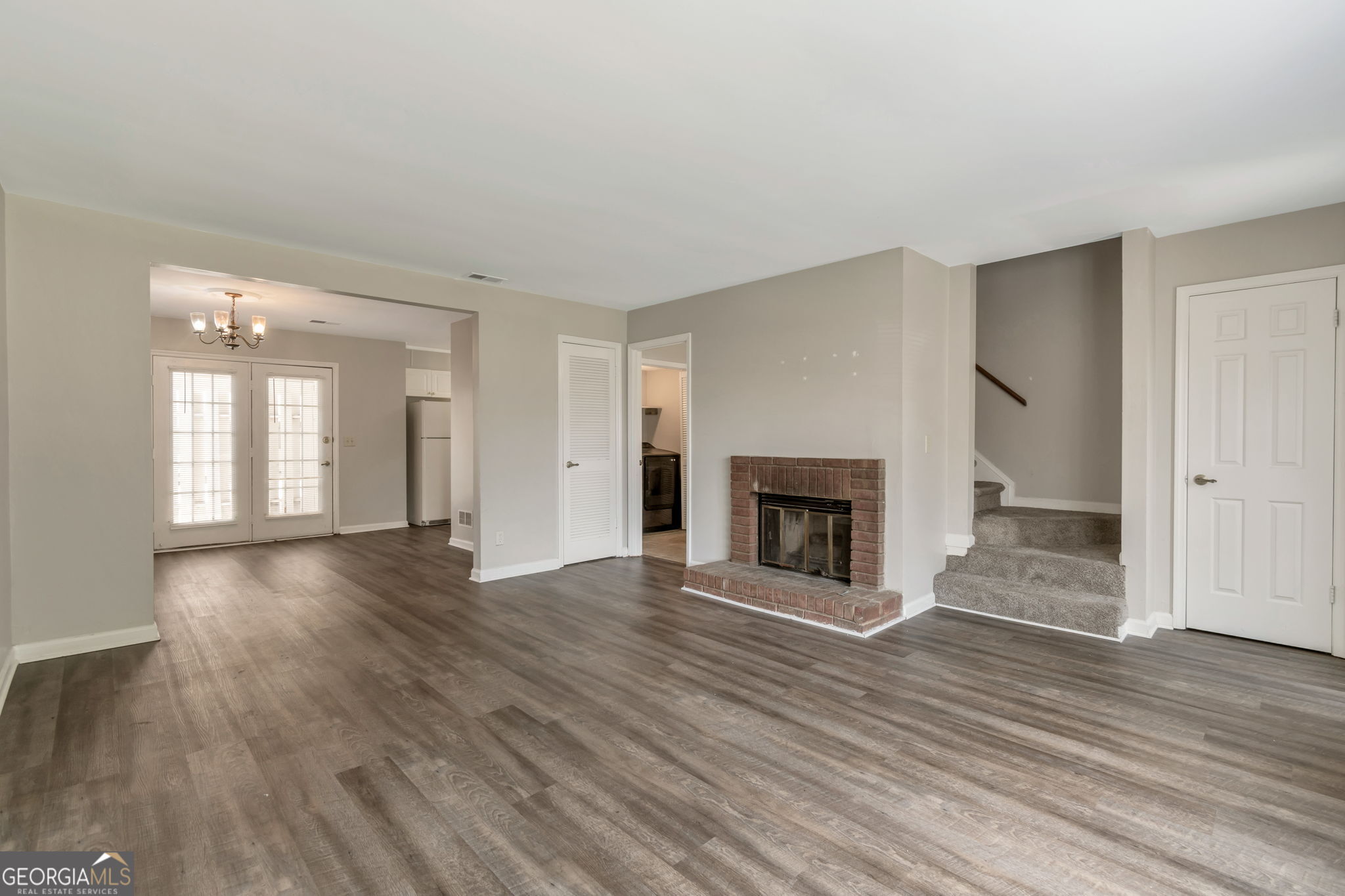 136 Old Ferry Way Property Photo 3
