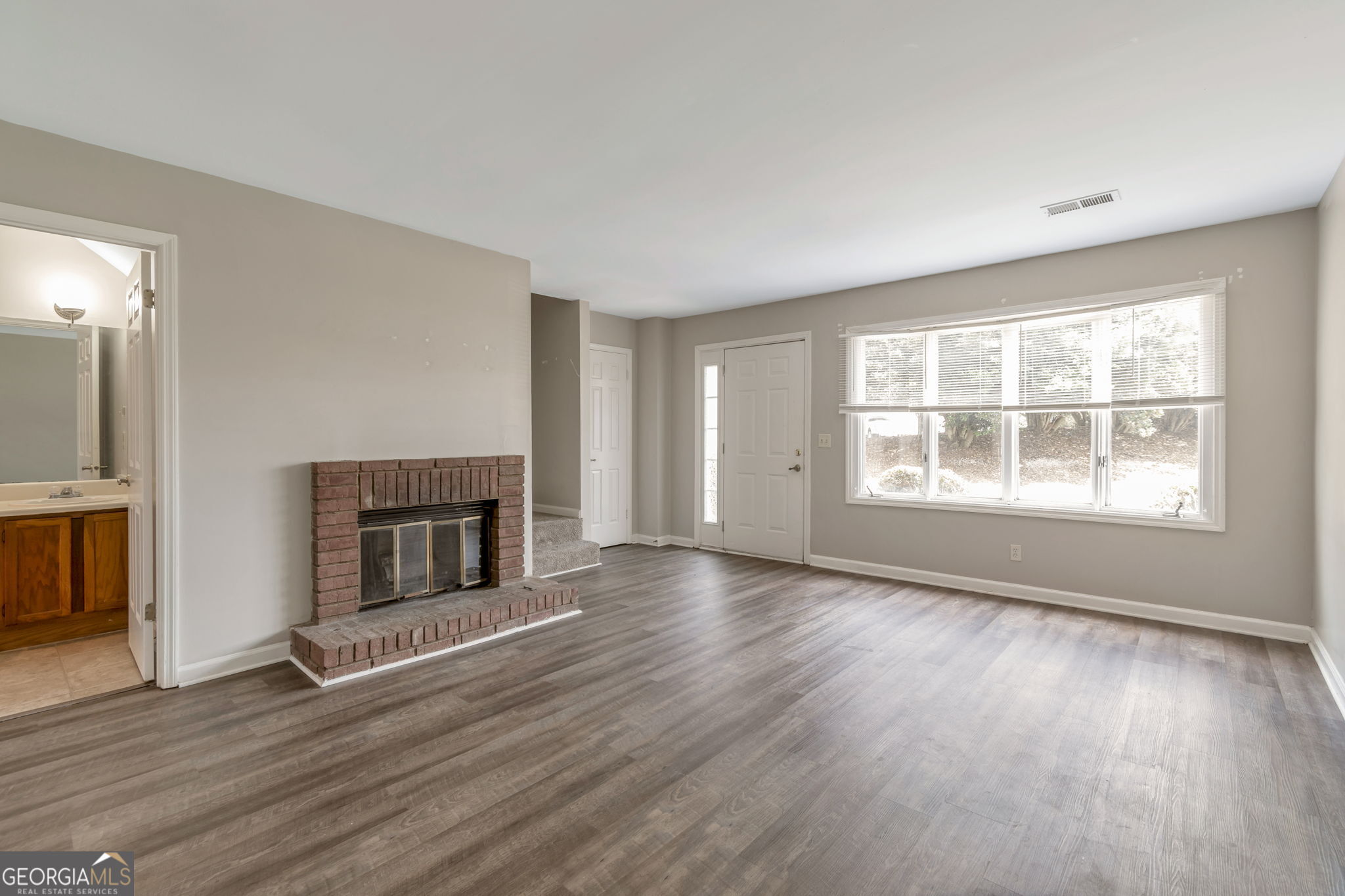 136 Old Ferry Way Property Photo 4