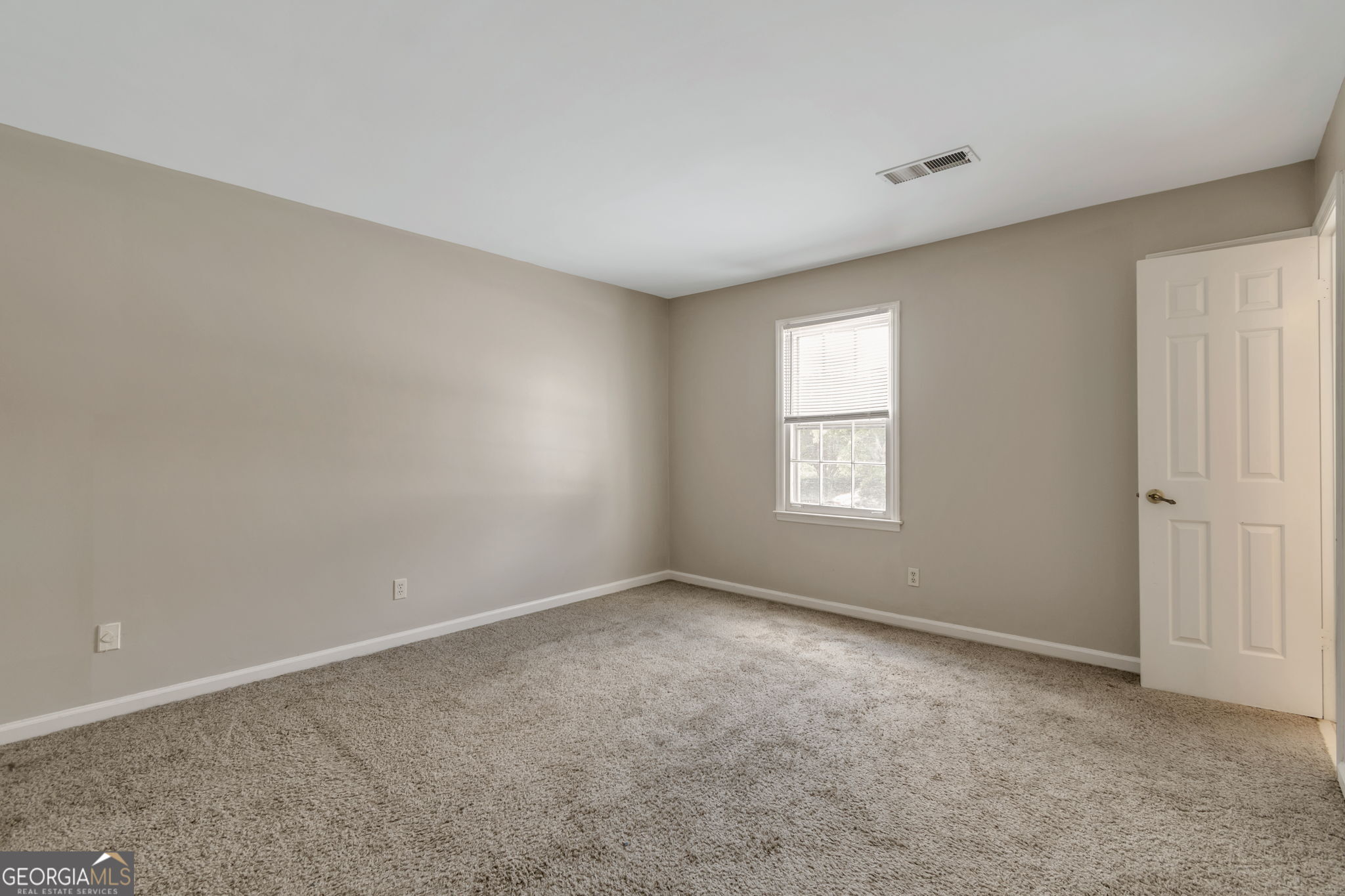 136 Old Ferry Way Property Photo 9