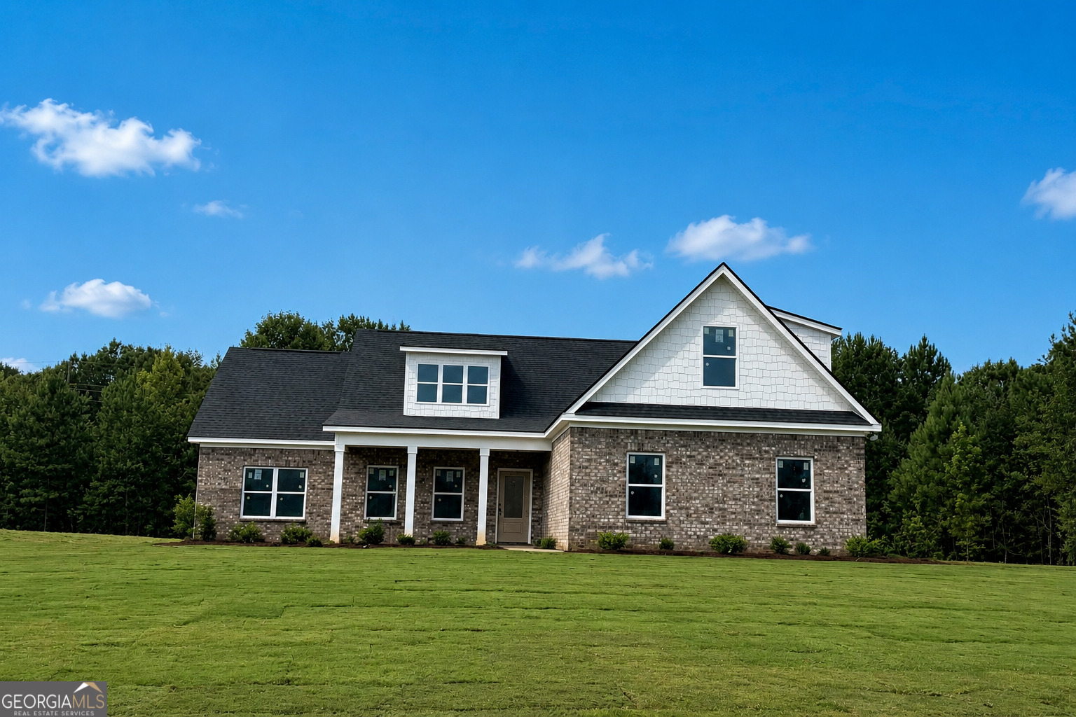 1320 Sycamore Circle Property Photo 2