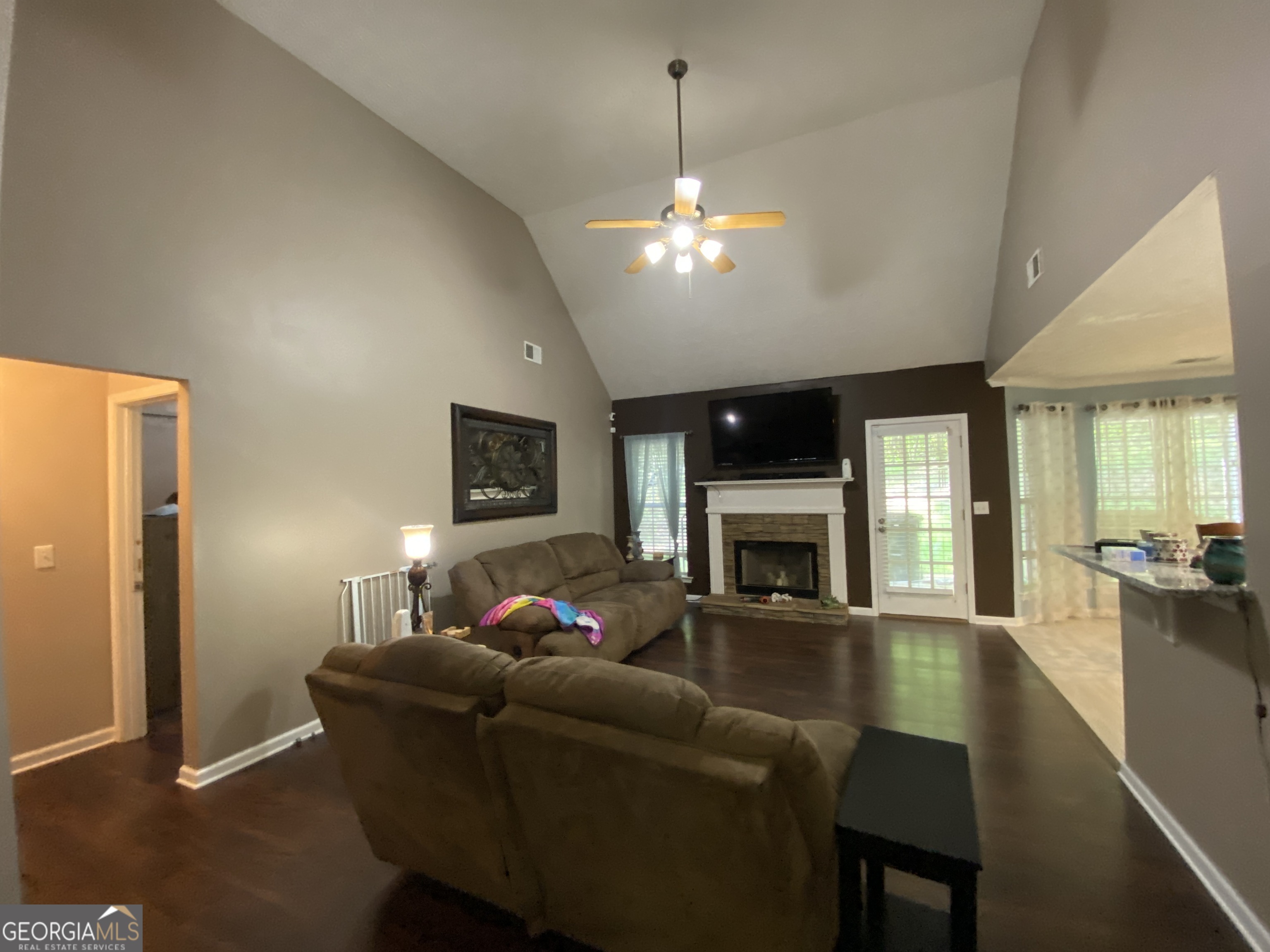 312 Cascade Court Property Photo 7