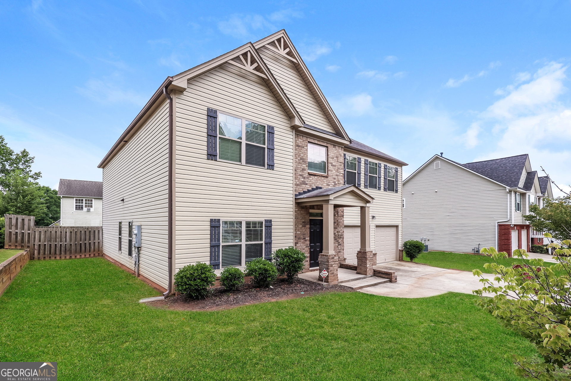 2812 Feldspar Way Property Photo 3