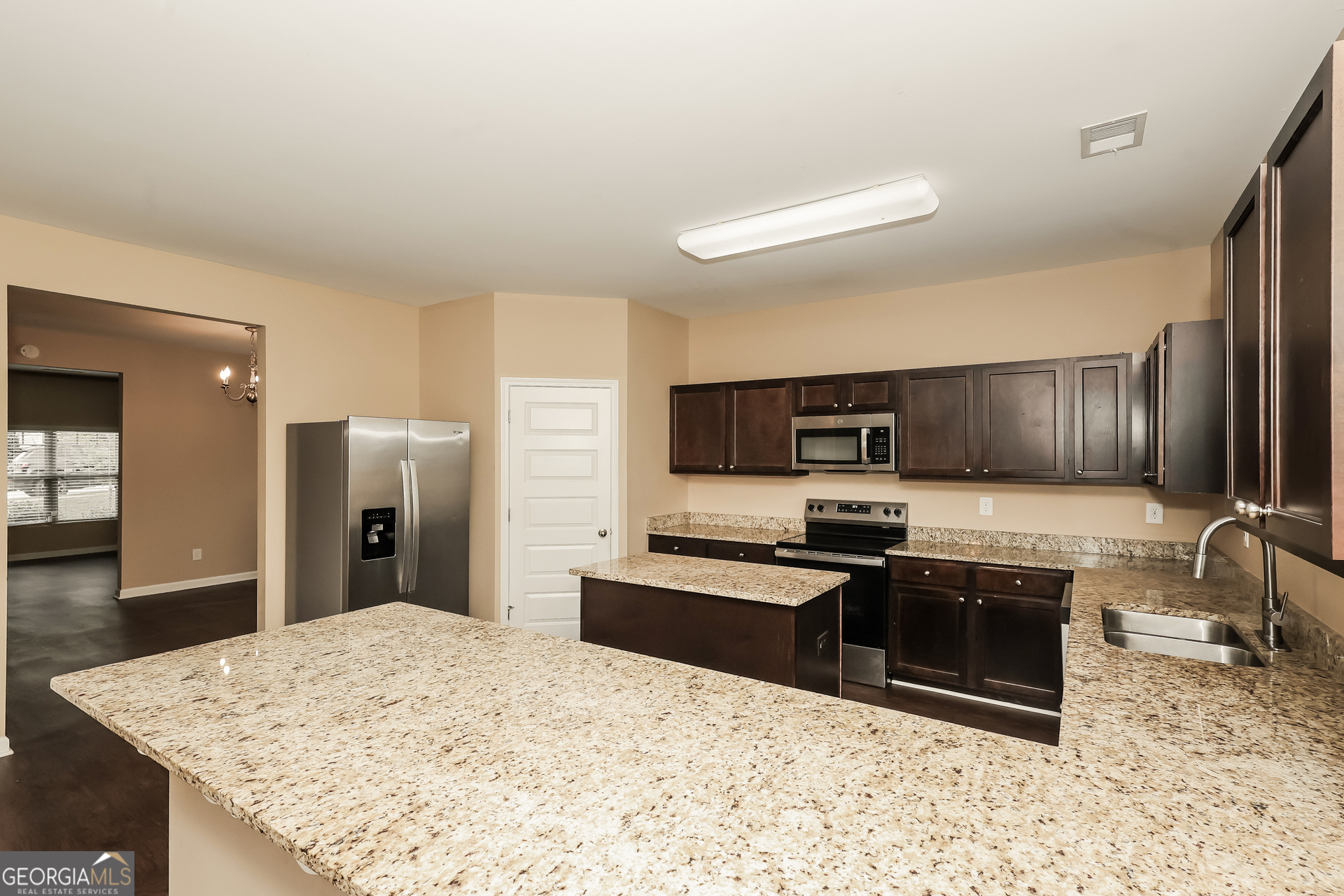 2812 Feldspar Way Property Photo 9