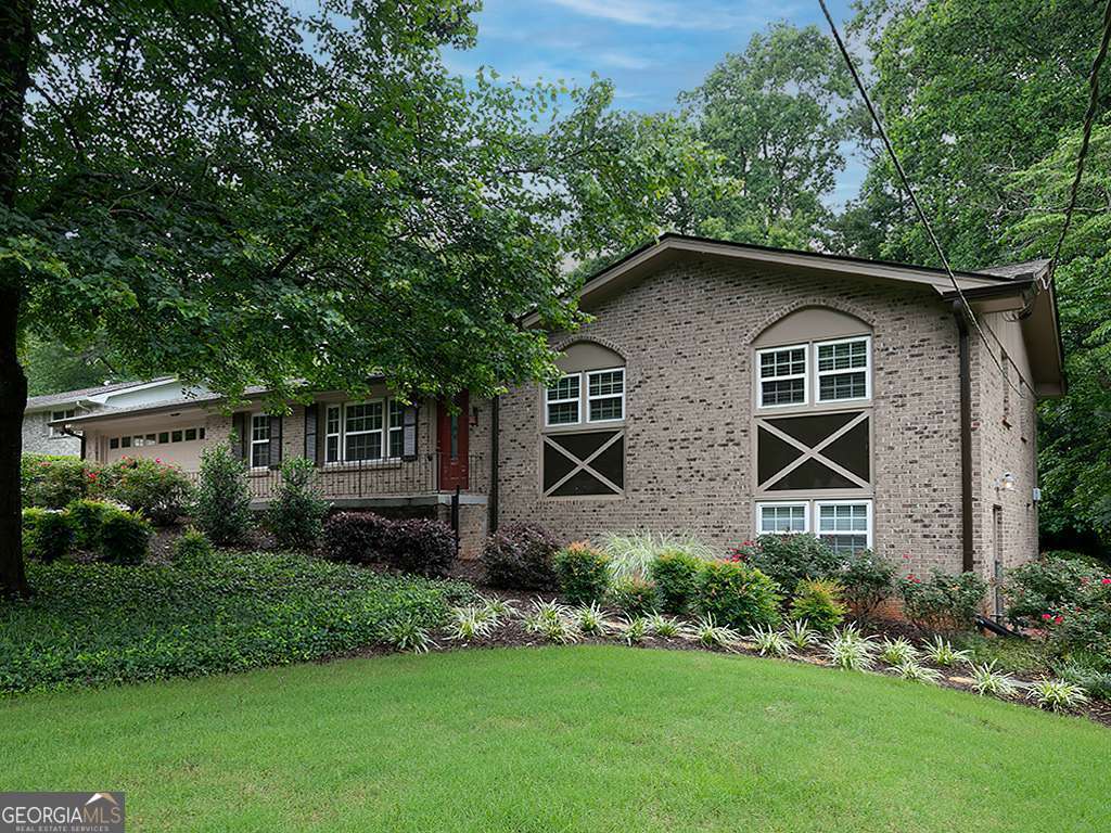 226 King David Drive SW Property Photo 1