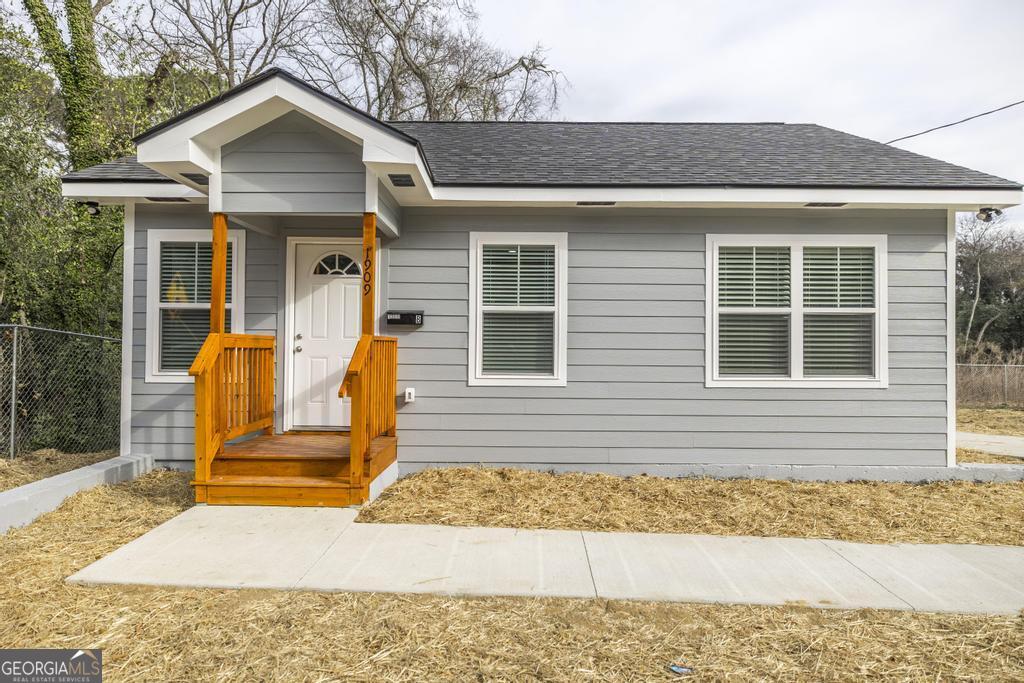 1909 Dannenberg Avenue Property Photo 2