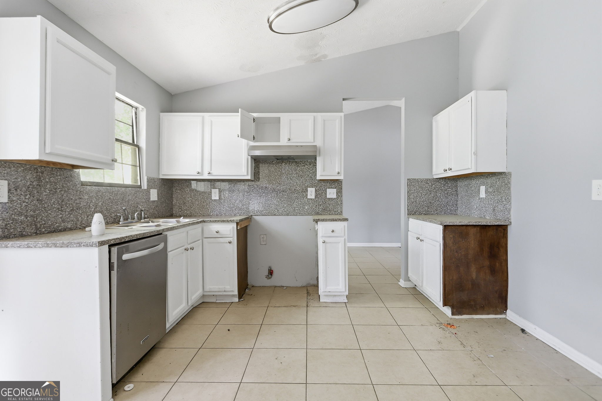 5389 Martins Crossing Road Property Photo 6