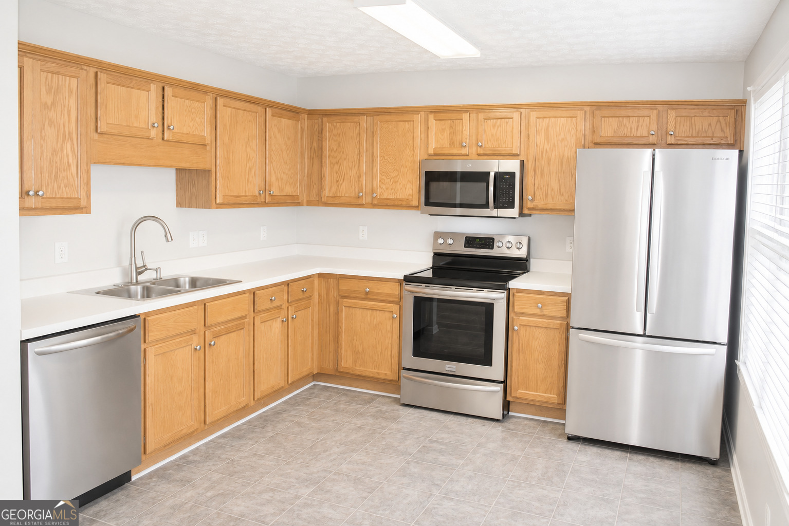 904 Meadow Walk Drive Property Photo 17