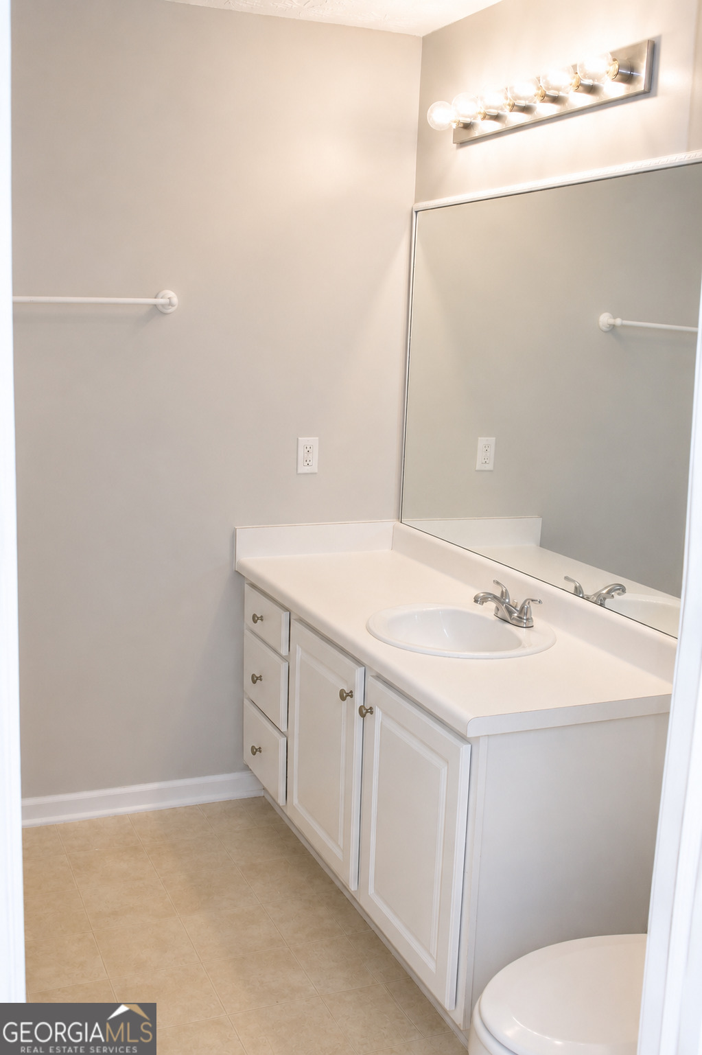 904 Meadow Walk Drive Property Photo 29