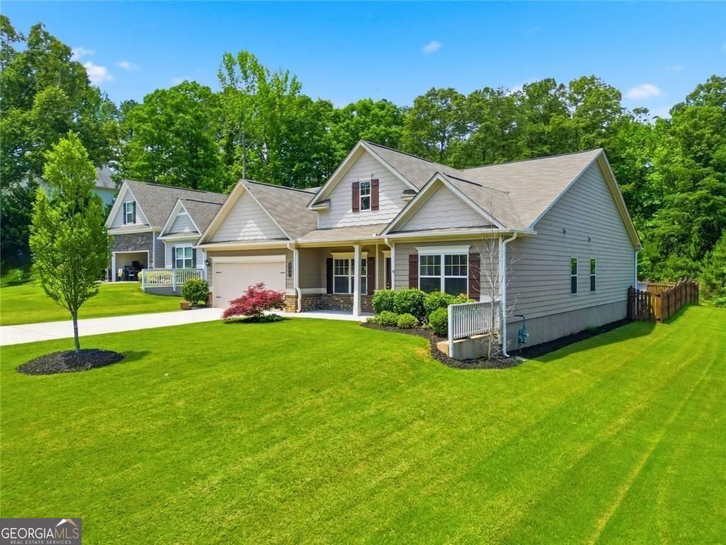 222 Woodford Drive Property Photo 4
