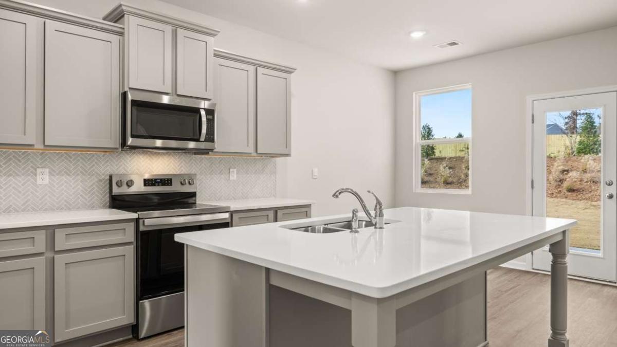 200 Bristol Boulevard Property Photo 8