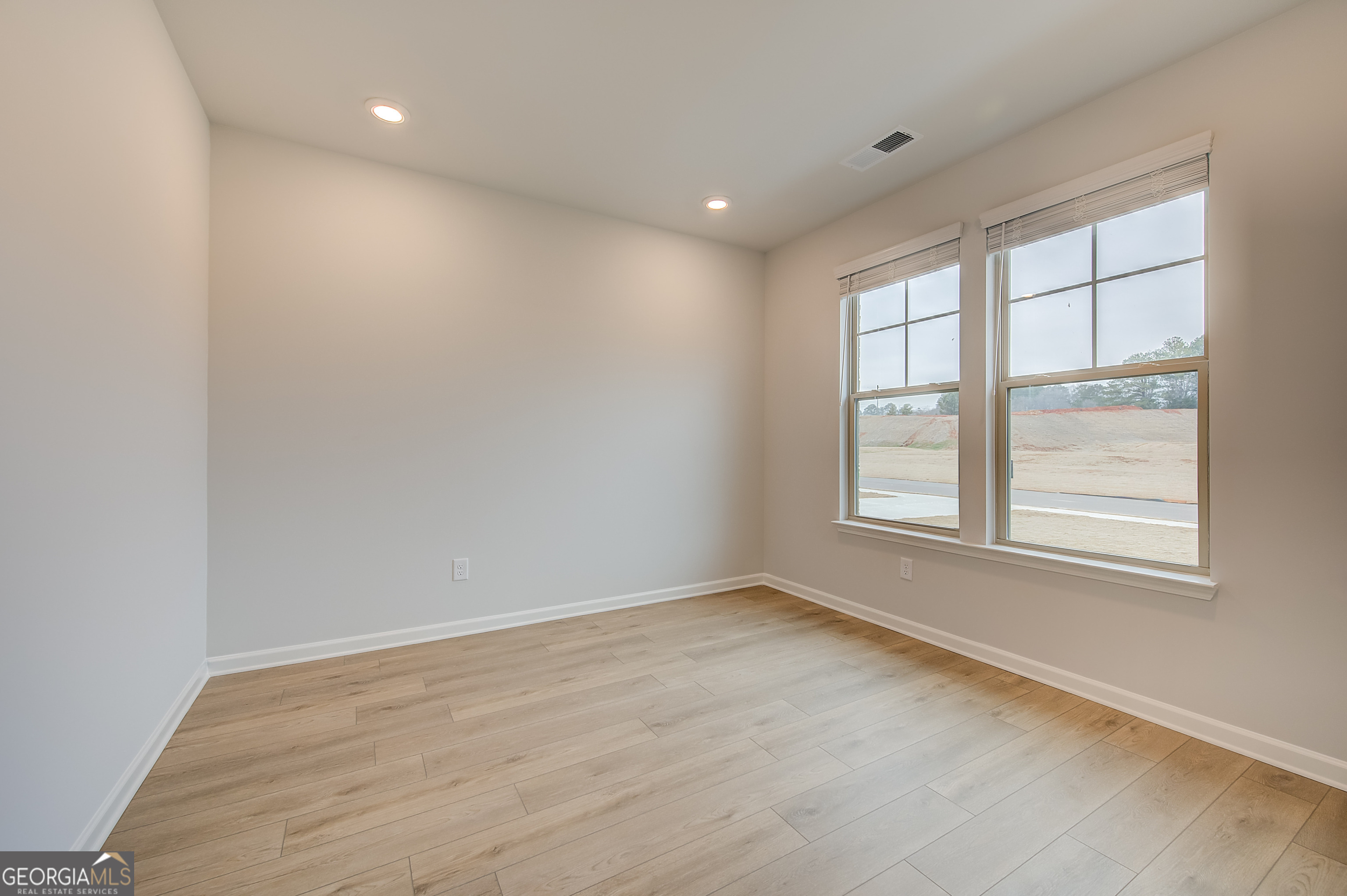 205 Delta Drive Property Photo 4