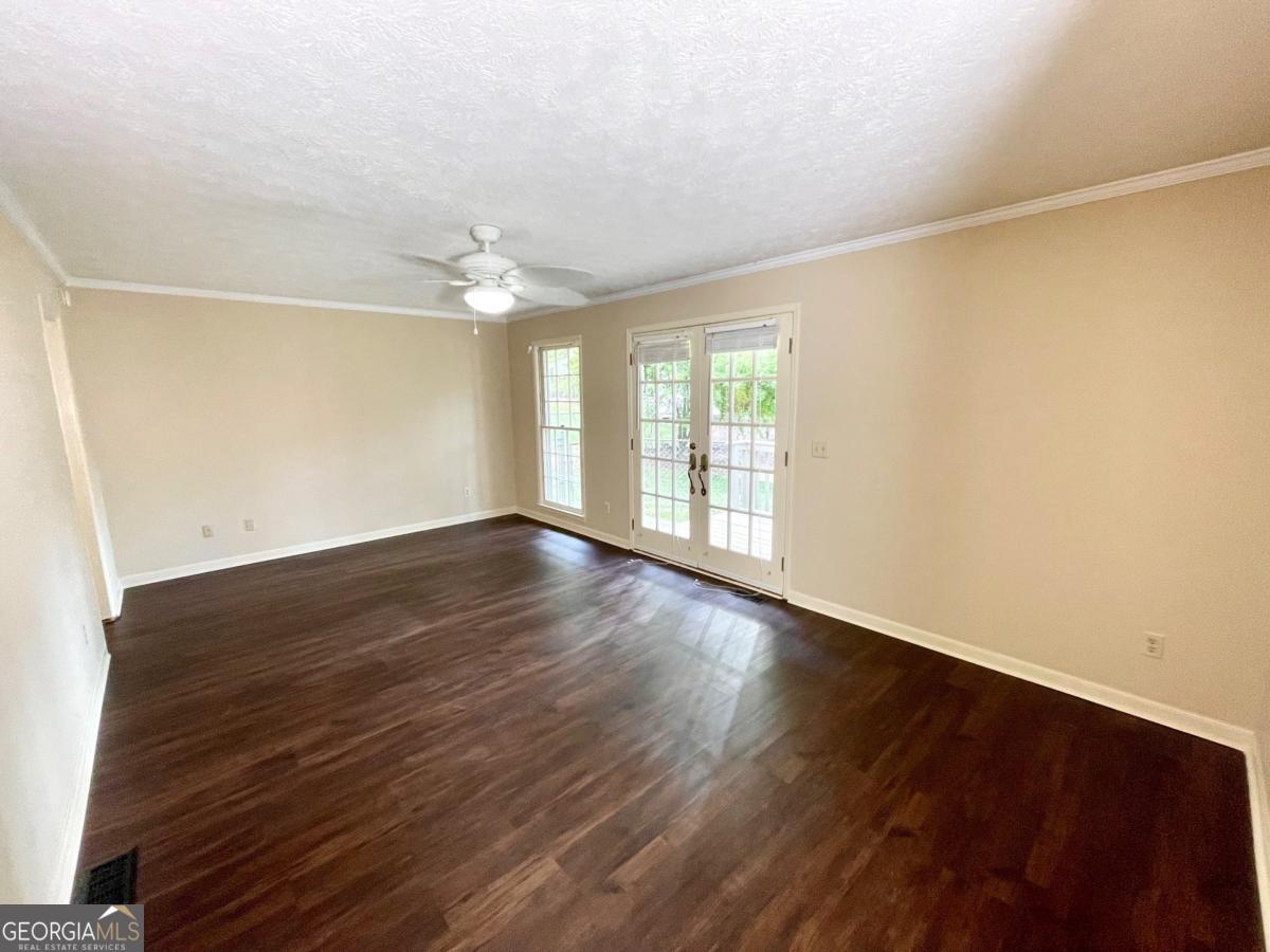 226 Pine Forest Drive Property Photo 6