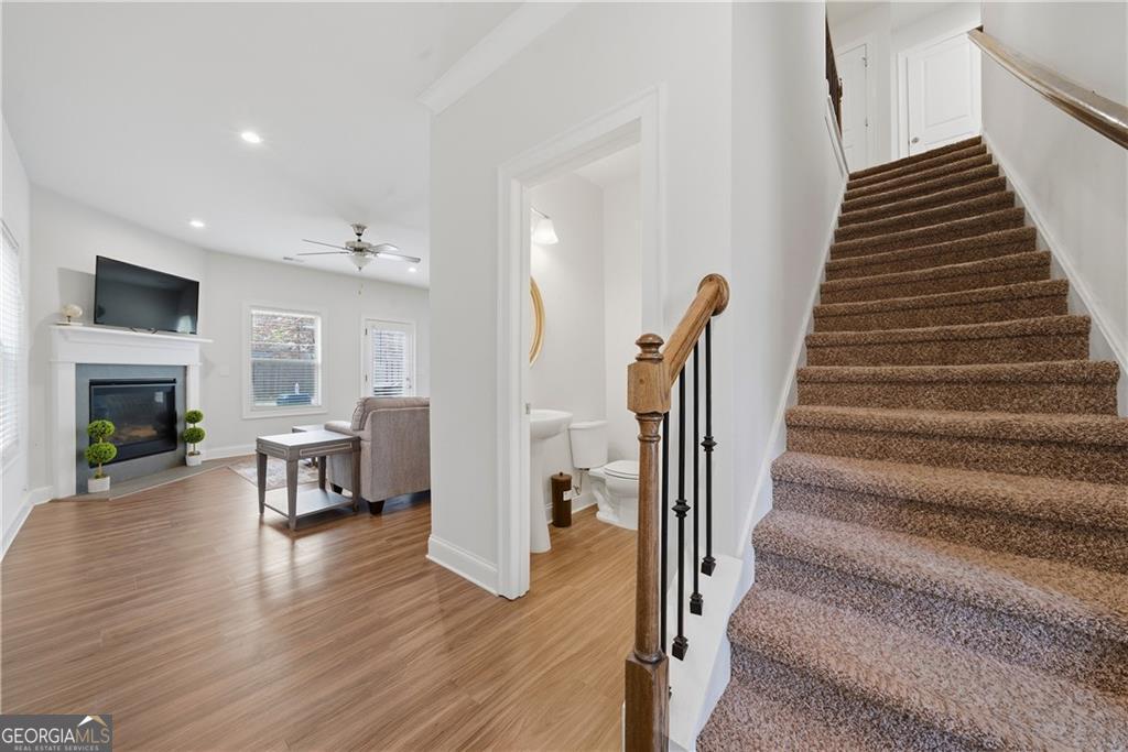 4095 Lake Manor Way Property Photo 3