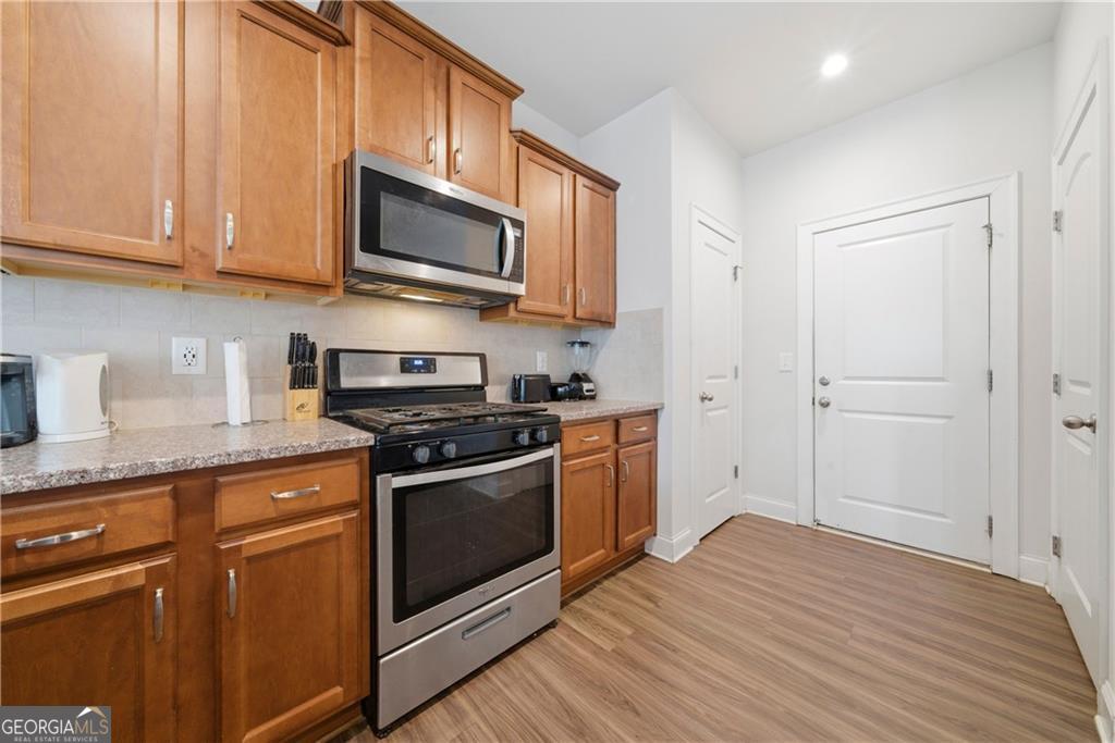 4095 Lake Manor Way Property Photo 11
