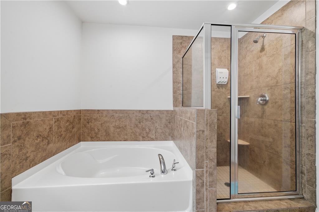 4095 Lake Manor Way Property Photo 20
