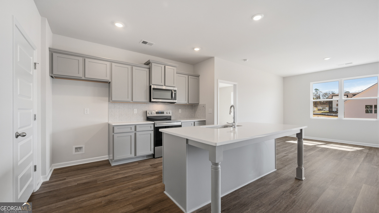 233 Bristol Boulevard Property Photo 9