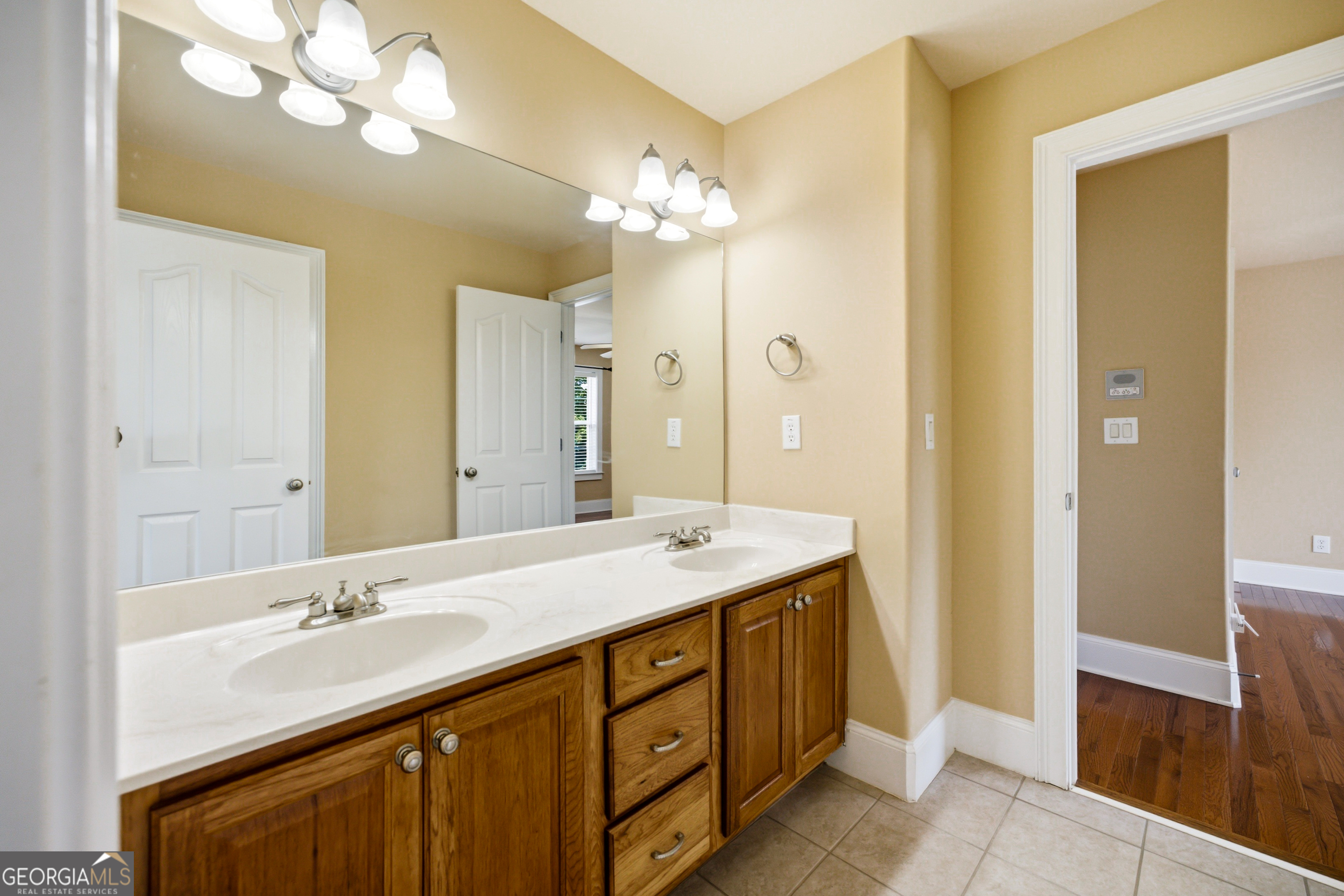 4200 Donington Way Property Photo 27